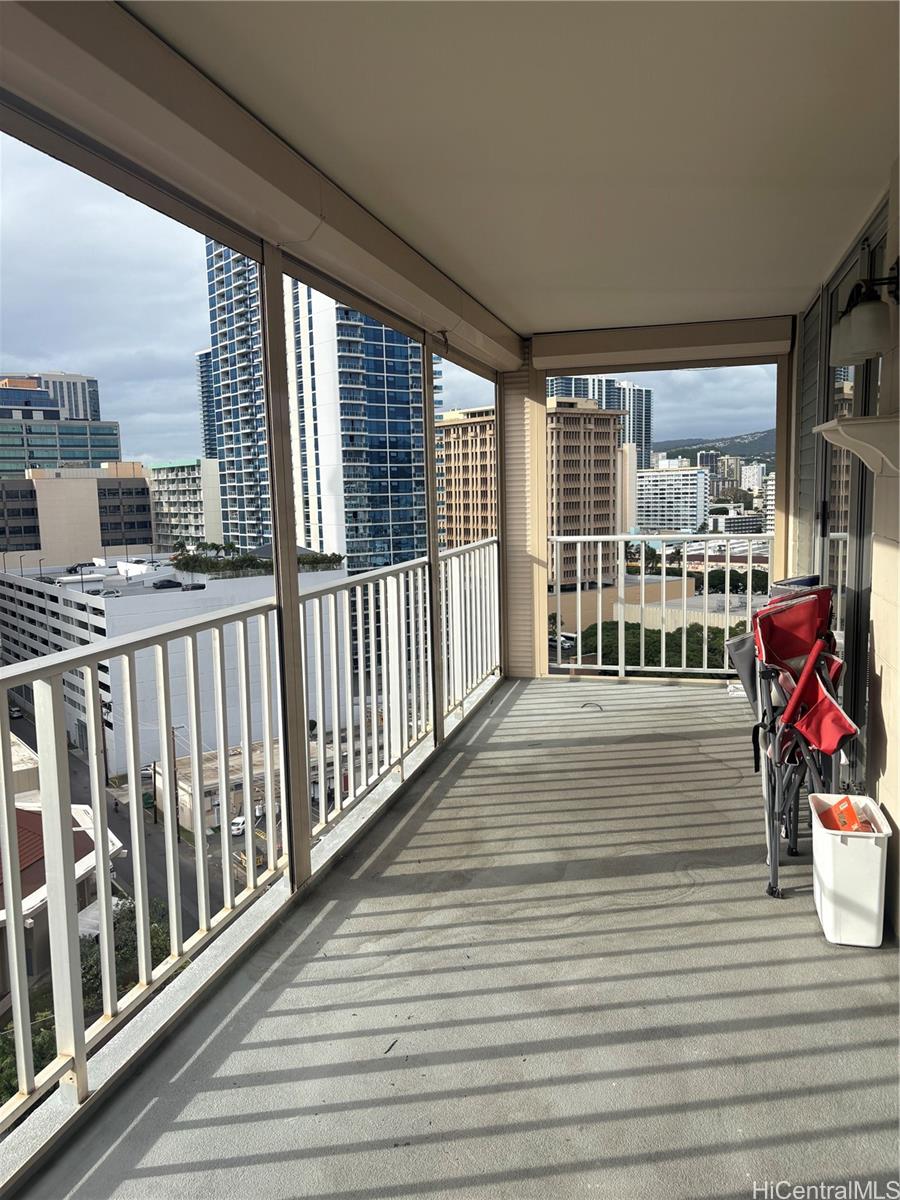 Atkinson Plaza condo # 1602, Honolulu, Hawaii - photo 11 of 21