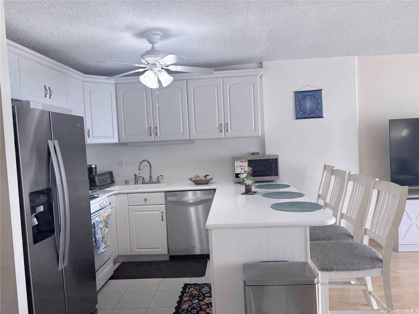 Atkinson Plaza condo # 1602, Honolulu, Hawaii - photo 4 of 21