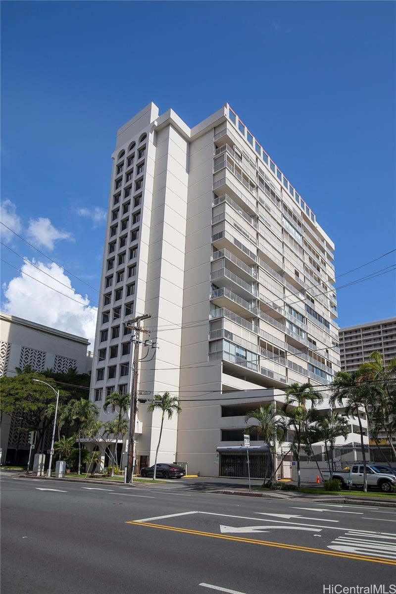 Atkinson Plaza condo # 1807, Honolulu, Hawaii - photo 15 of 18