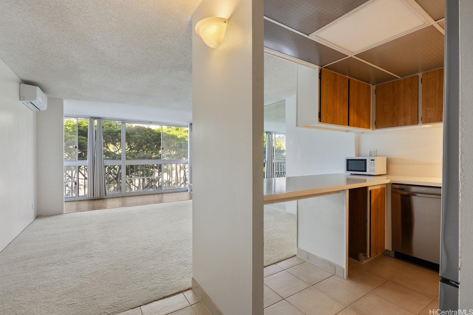 Atkinson Plaza condo # 601, Honolulu, Hawaii - photo 2 of 25