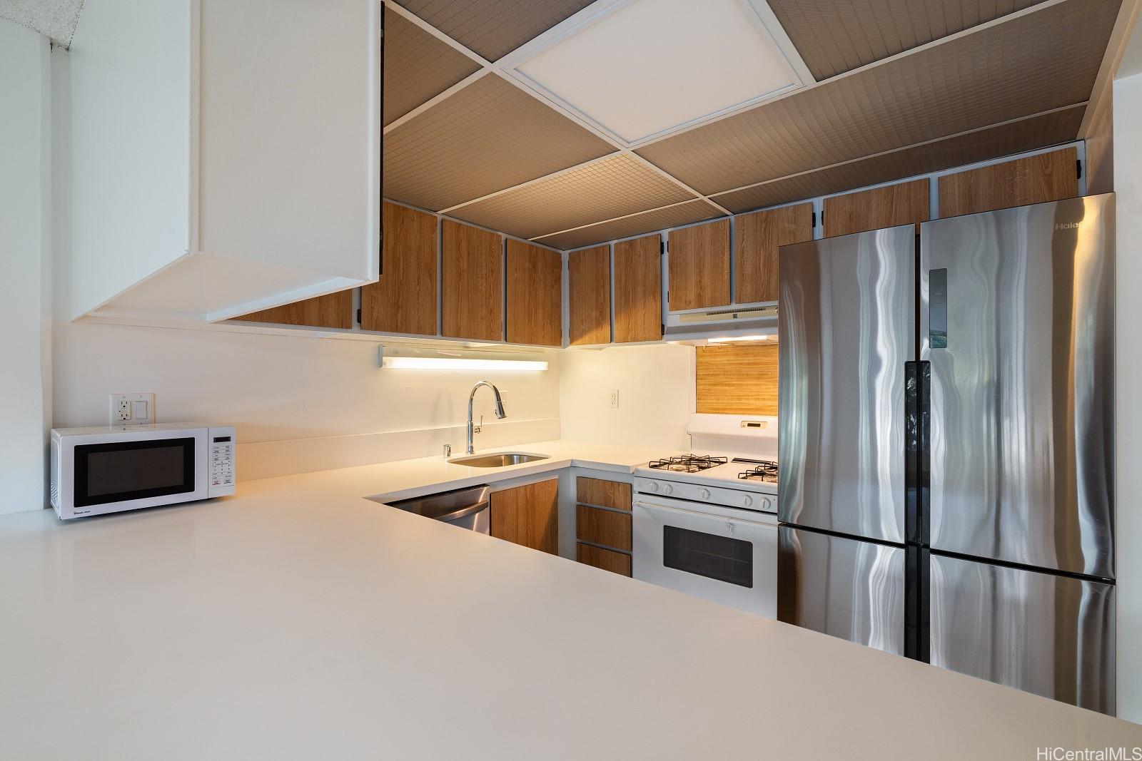 Atkinson Plaza condo # 601, Honolulu, Hawaii - photo 14 of 25