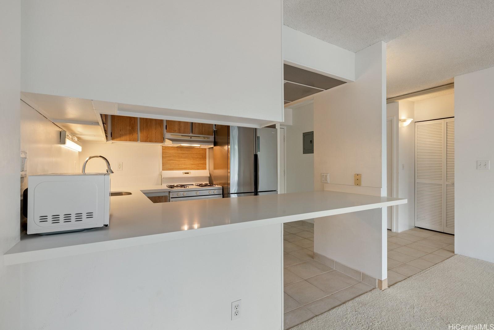 Atkinson Plaza condo # 601, Honolulu, Hawaii - photo 15 of 25