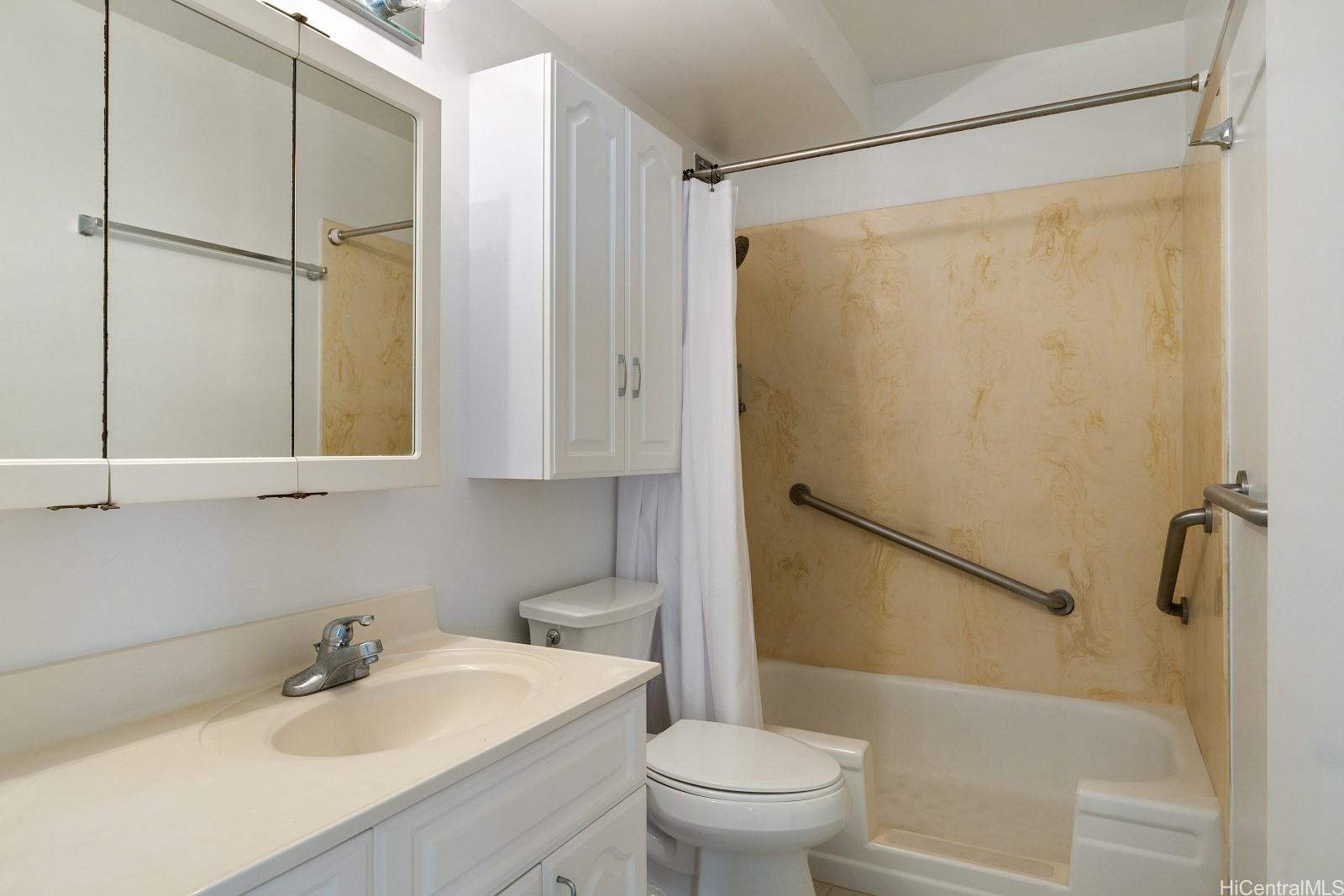 Atkinson Plaza condo # 601, Honolulu, Hawaii - photo 18 of 25