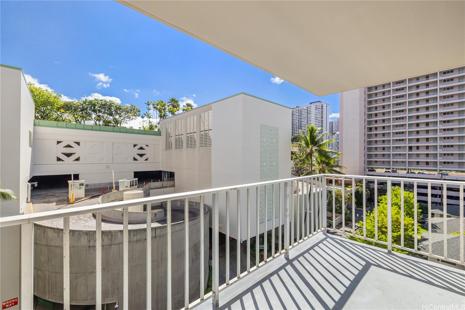 Atkinson Plaza condo # 709, Honolulu, Hawaii - photo 6 of 24