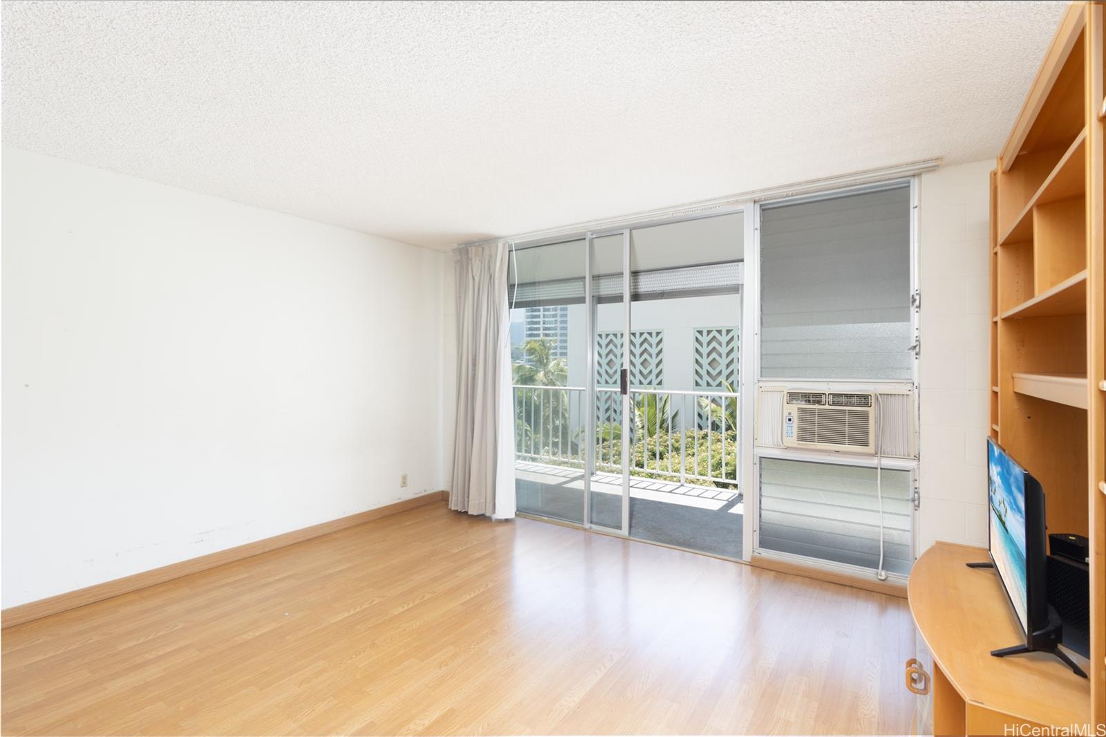 Atkinson Plaza condo # 801, Honolulu, Hawaii - photo 3 of 12