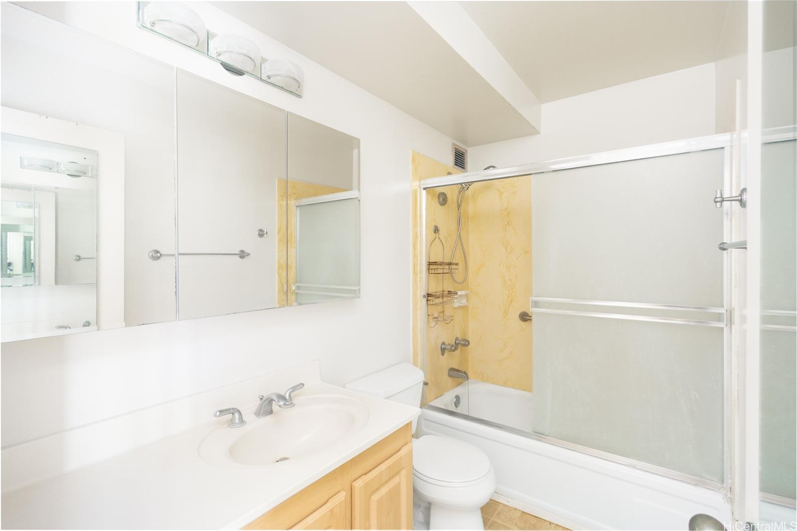 Atkinson Plaza condo # 801, Honolulu, Hawaii - photo 8 of 12