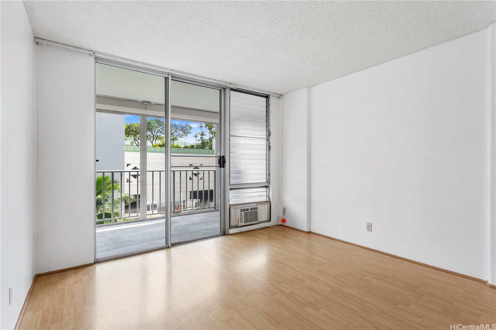 Atkinson Plaza condo # 807, Honolulu, Hawaii - photo 11 of 23