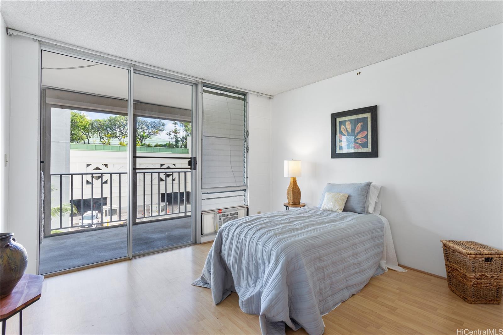 Atkinson Plaza condo # 807, Honolulu, Hawaii - photo 11 of 23