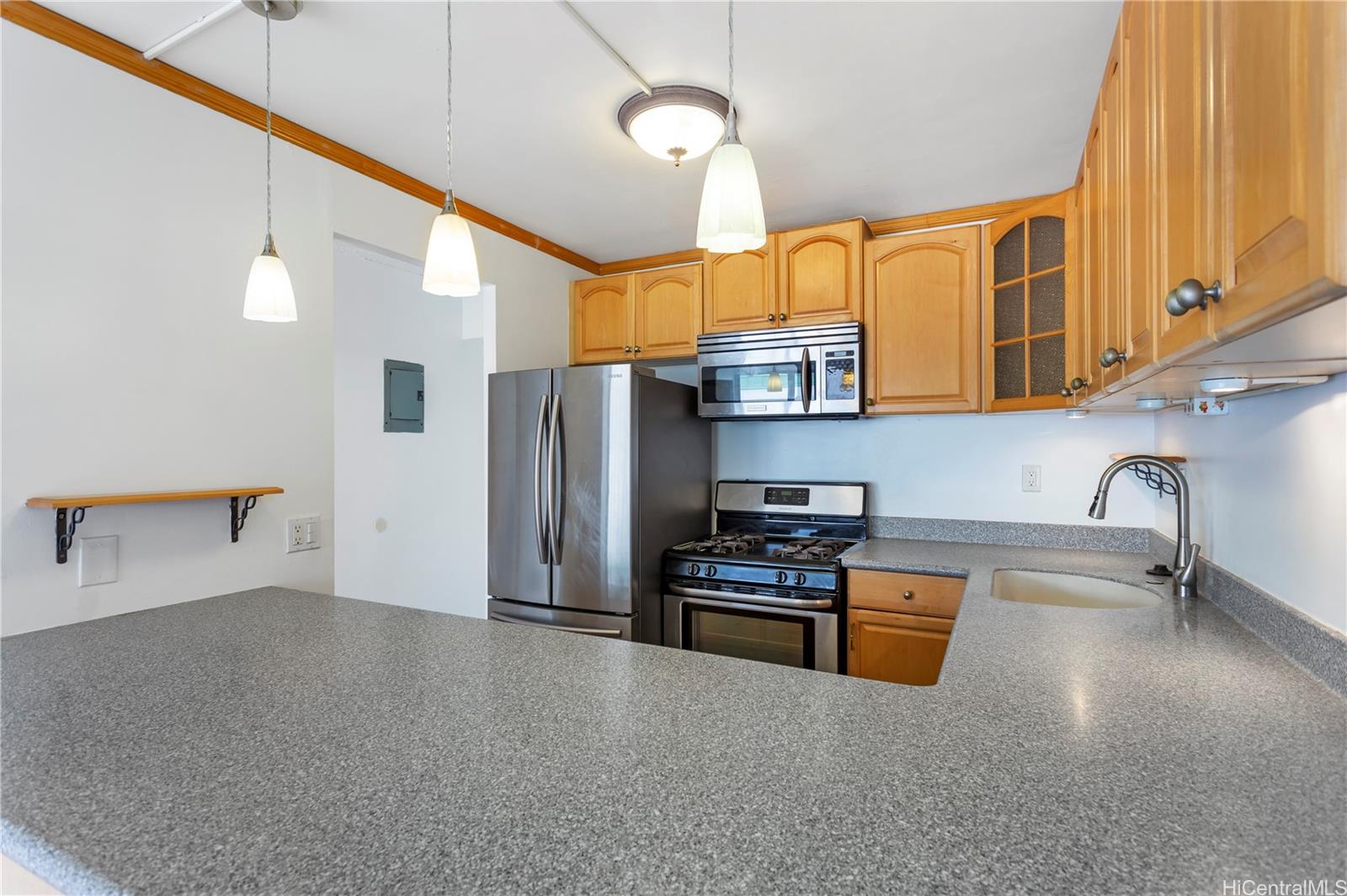 Atkinson Plaza condo # 807, Honolulu, Hawaii - photo 5 of 23