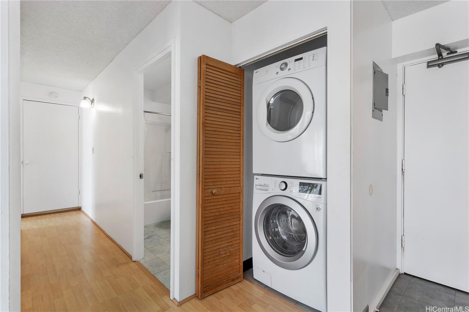 Atkinson Plaza condo # 807, Honolulu, Hawaii - photo 7 of 23