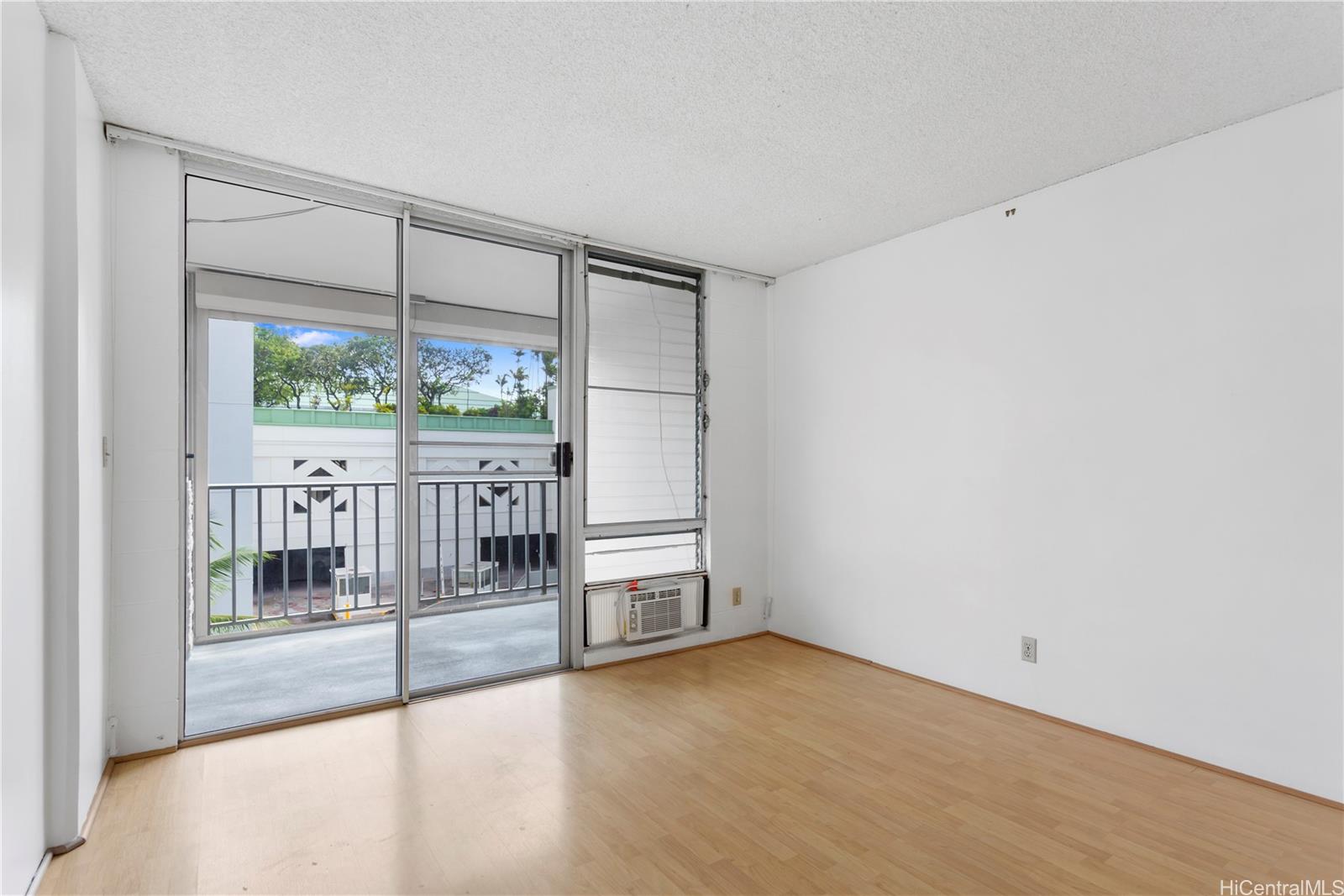 Atkinson Plaza condo # 807, Honolulu, Hawaii - photo 9 of 23