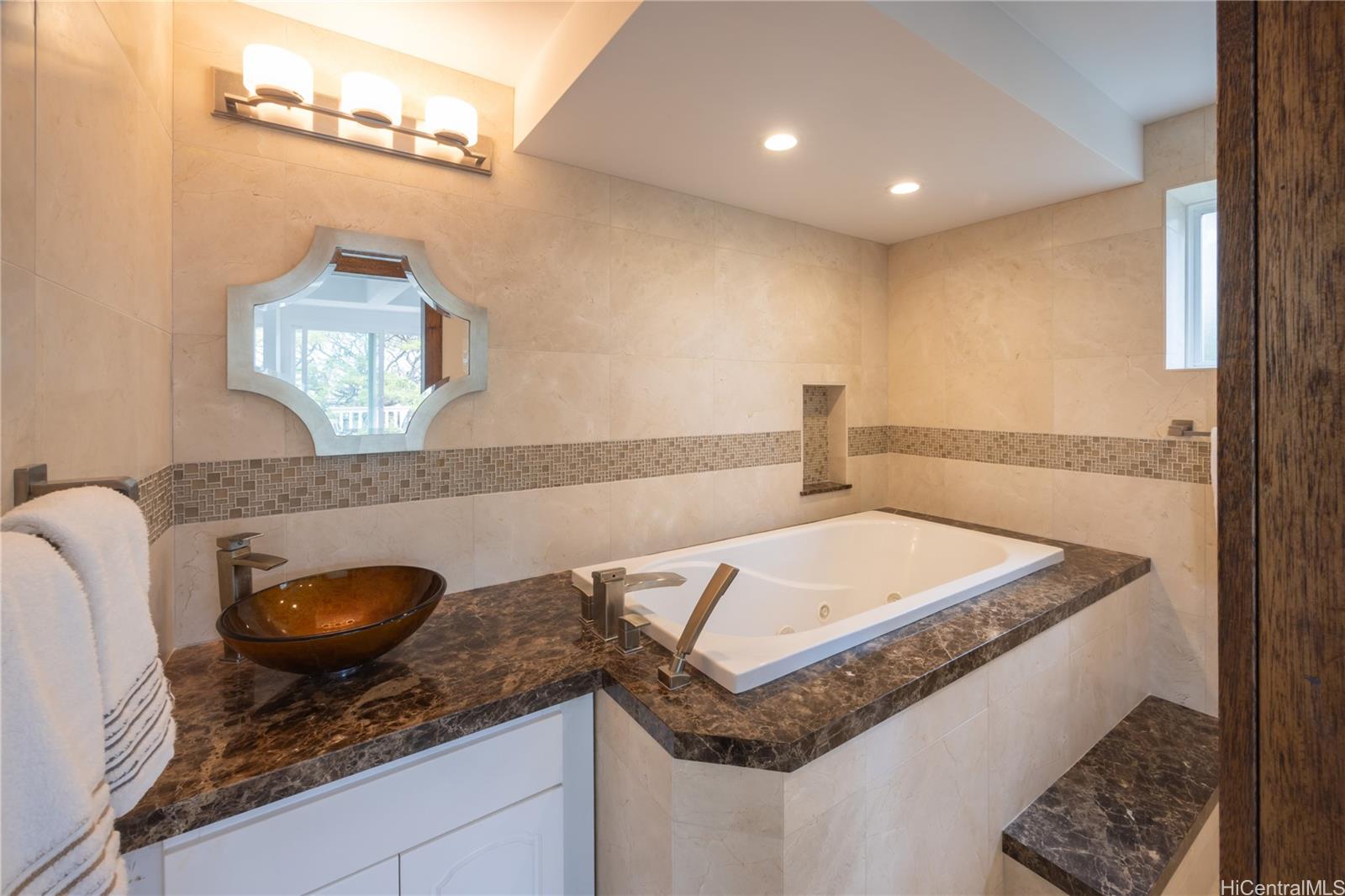 47-505  Lulani Street Lulani Ocean, Kaneohe home - photo 16 of 25