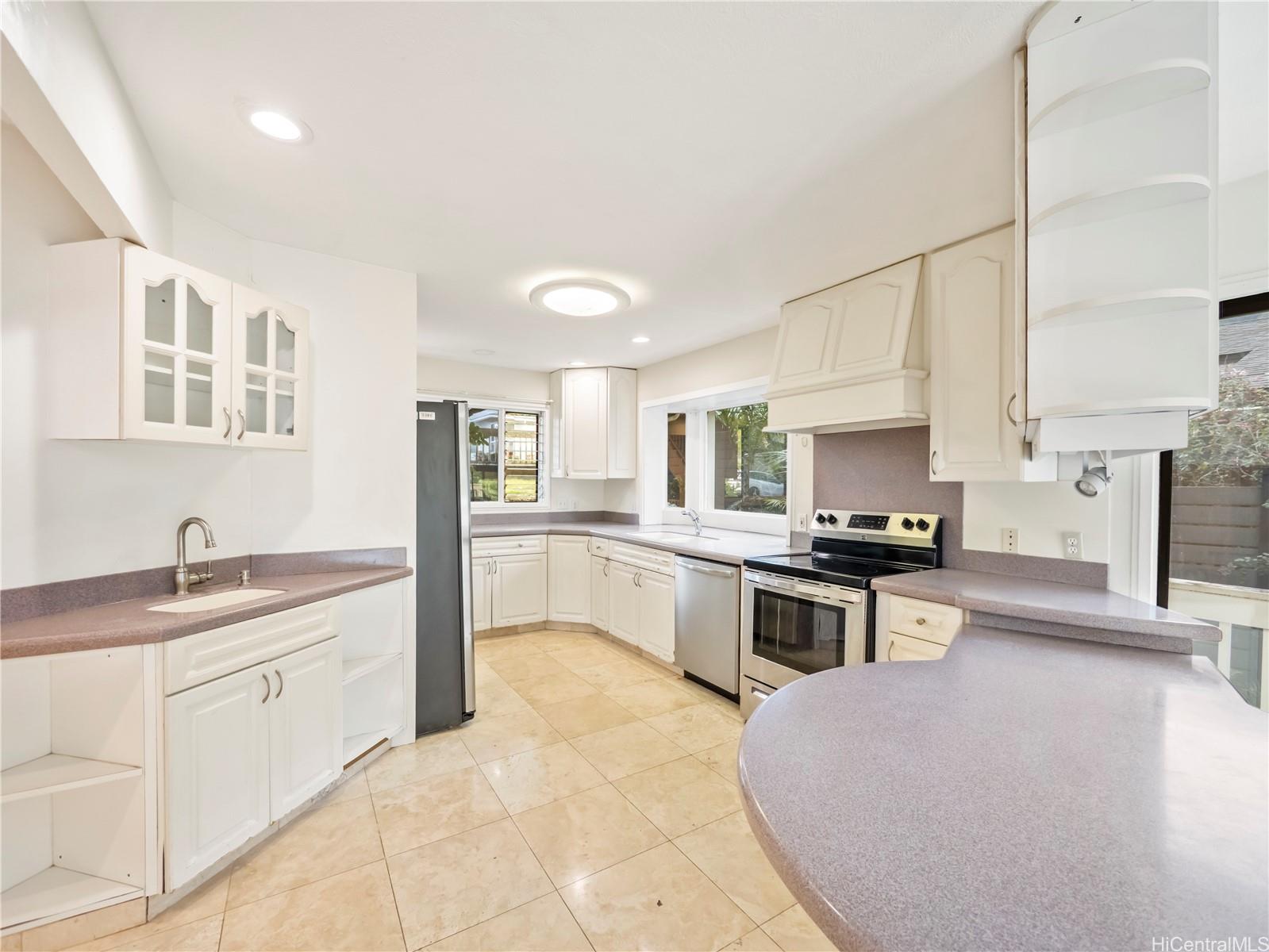 47-523  Waipaipai Street Ahuimanu Area, Kaneohe home - photo 5 of 25