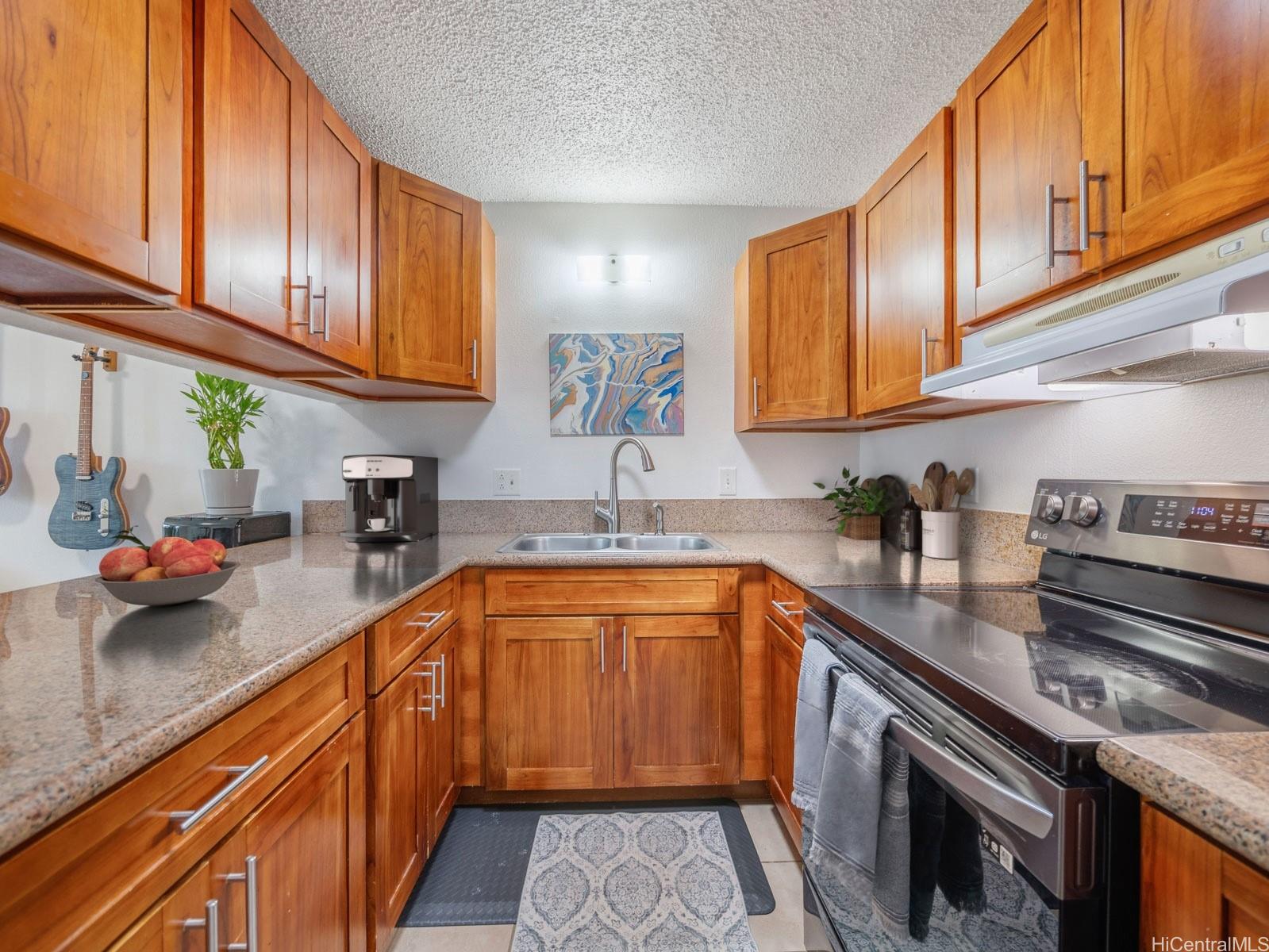 47-541  Alawiki Street Woodridge, Kaneohe home - photo 4 of 24