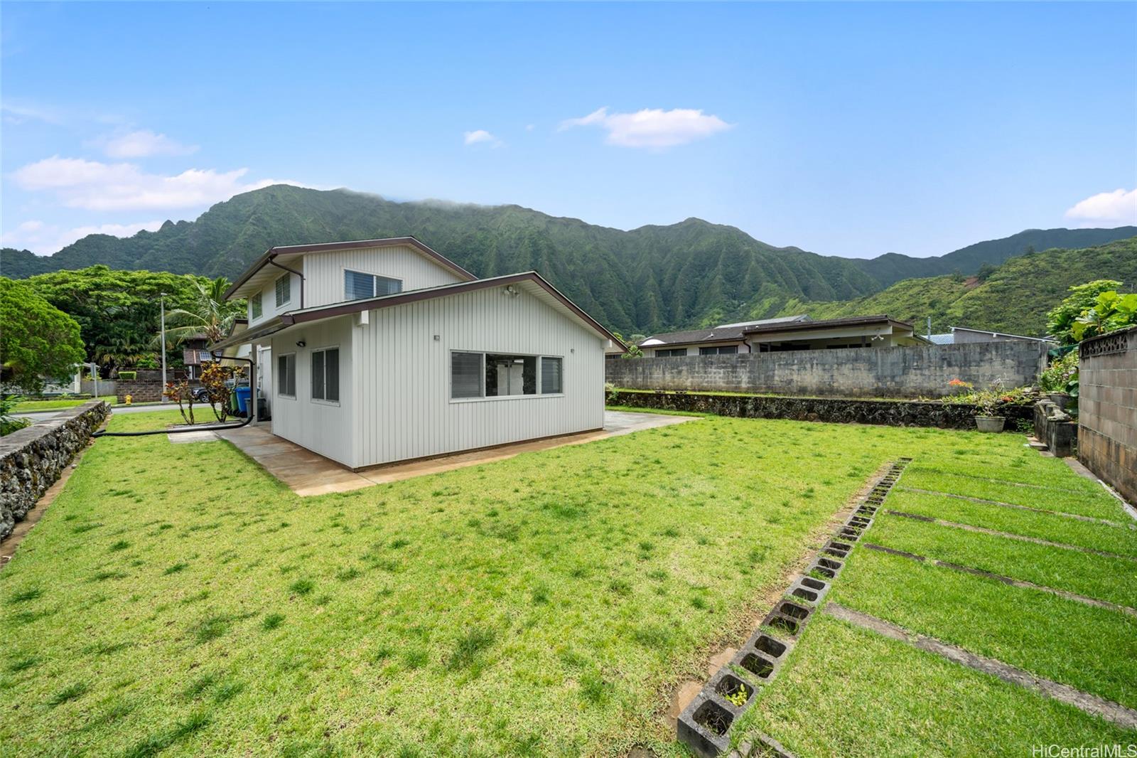 47-541  Hui Iwa Street Club View Estate, Kaneohe home - photo 22 of 25