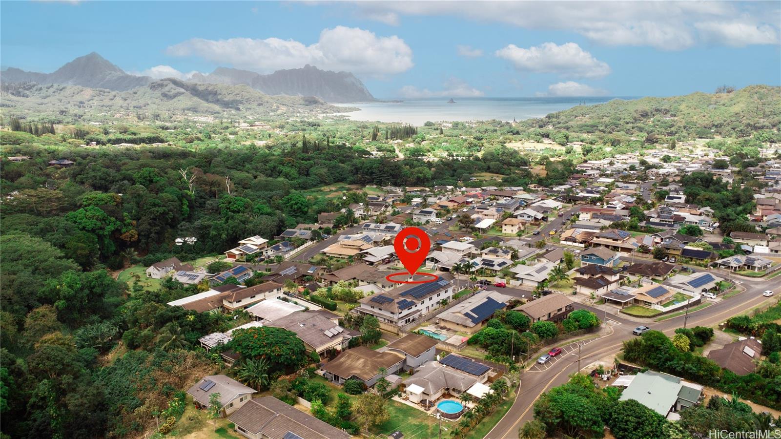 47-544  Hakuhale Street Ahuimanu Area, Kaneohe home - photo 4 of 25