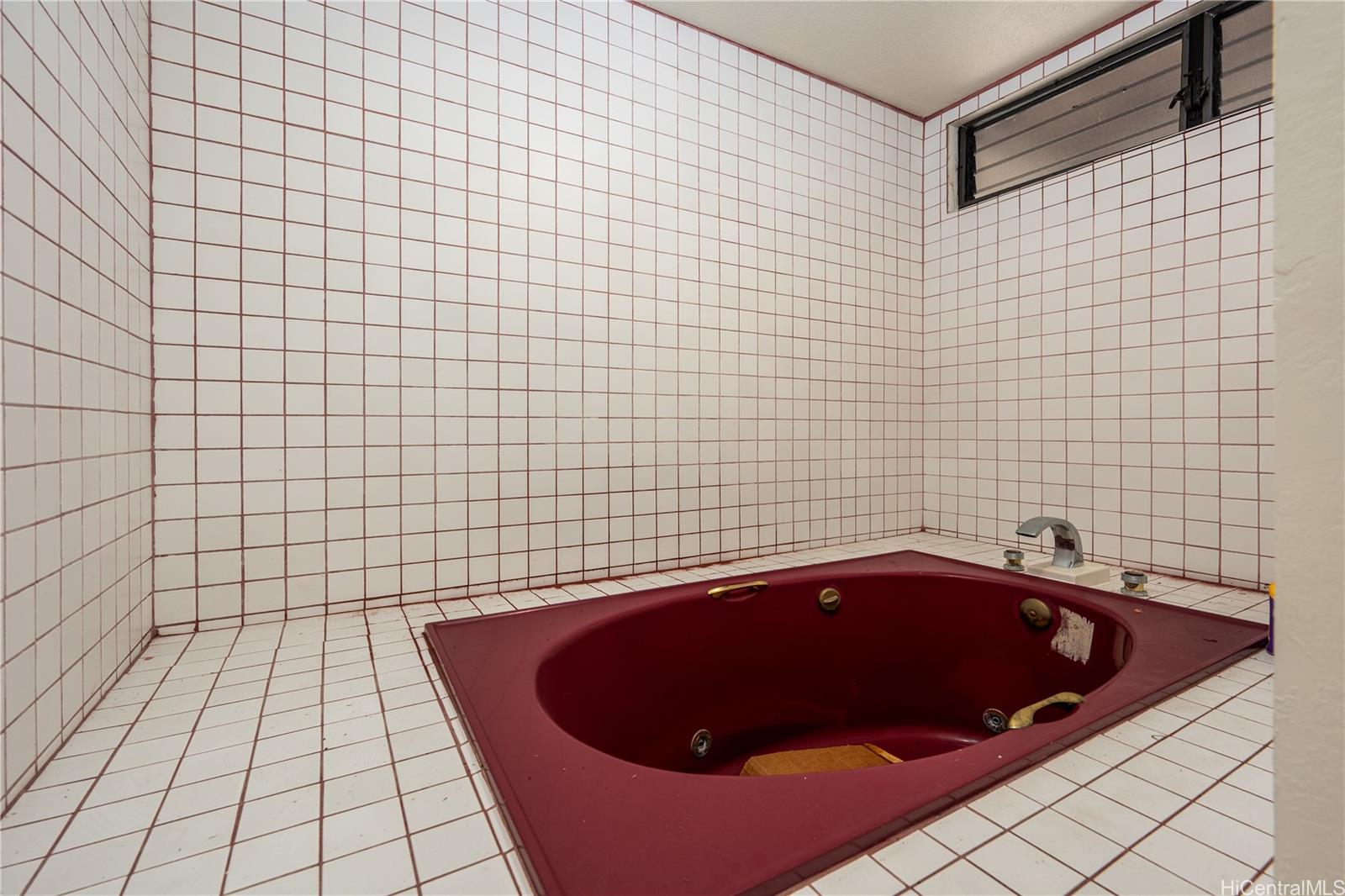 47-579  Nukupuu St Ahuimanu Hills, Kaneohe home - photo 14 of 25