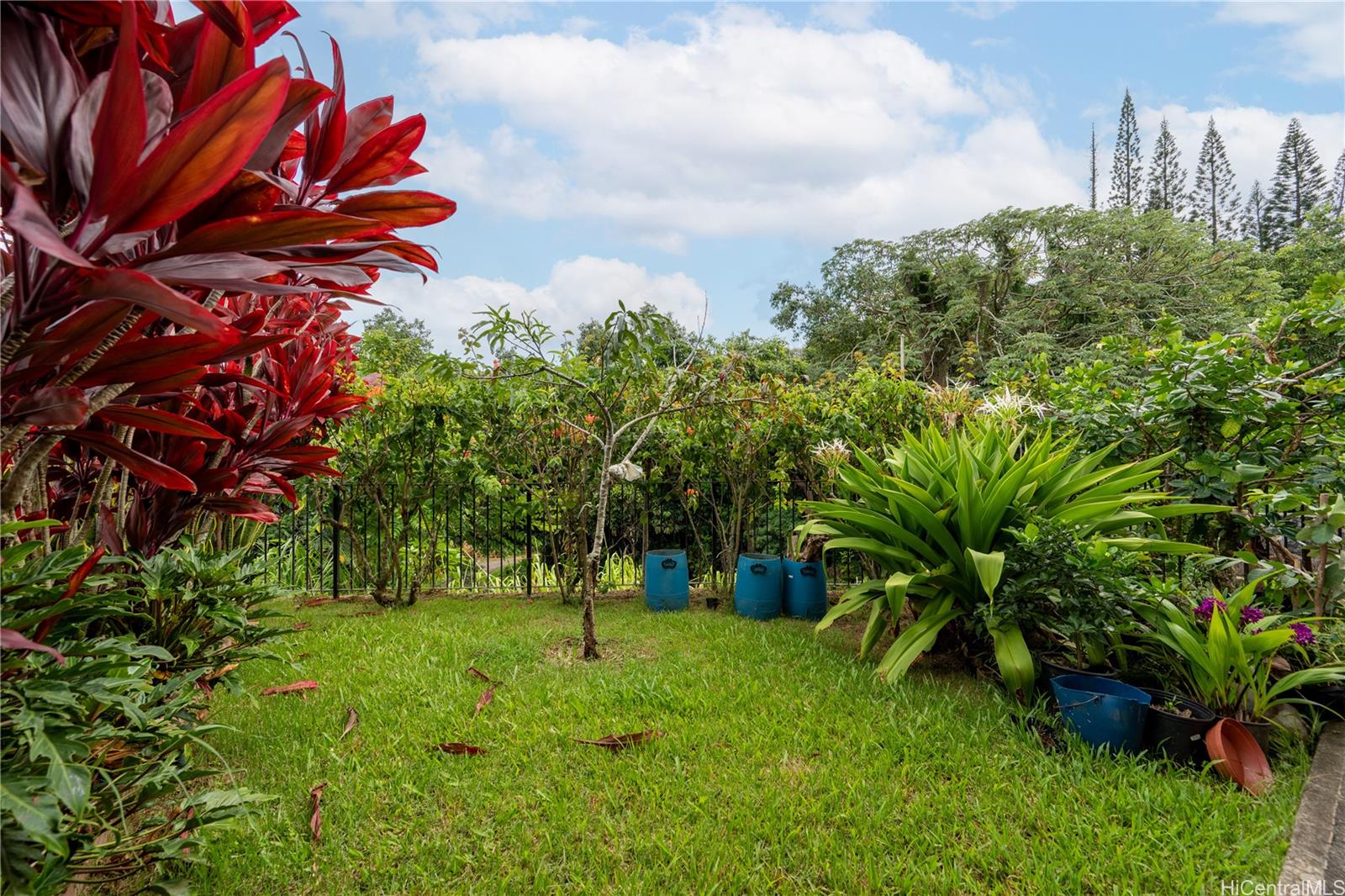 47-579  Nukupuu St Ahuimanu Hills, Kaneohe home - photo 21 of 25