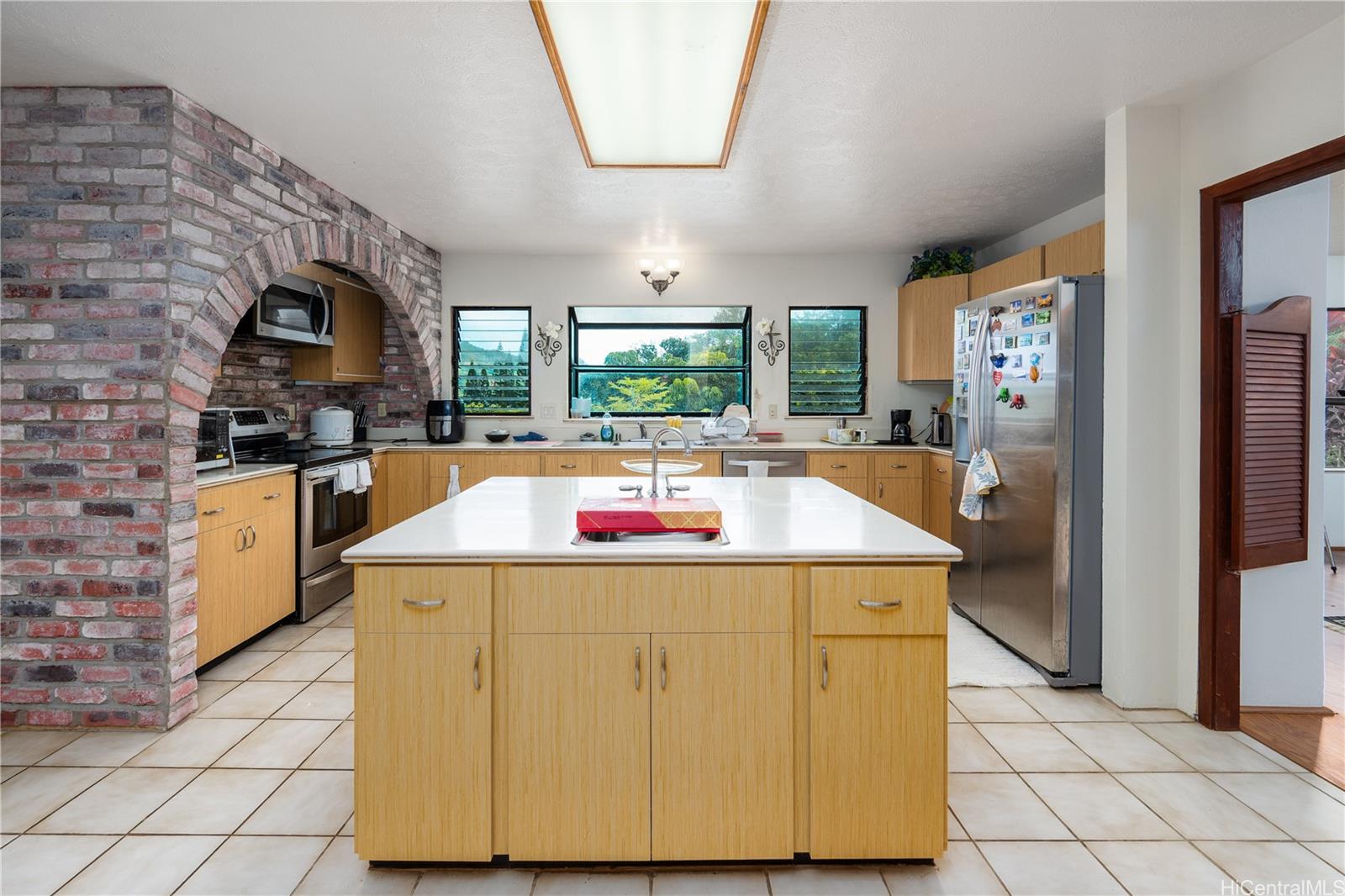 47-579  Nukupuu St Ahuimanu Hills, Kaneohe home - photo 6 of 25