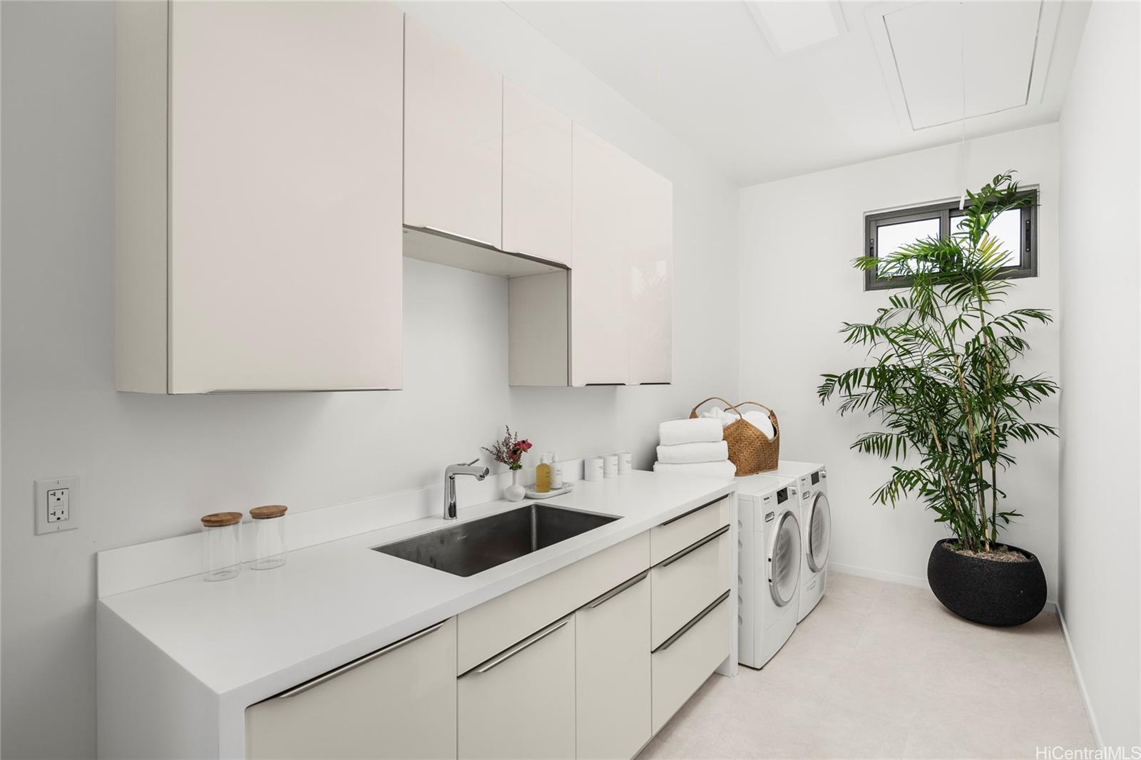 4758  Kahala Ave Kahala Area, Diamond Head home - photo 19 of 25