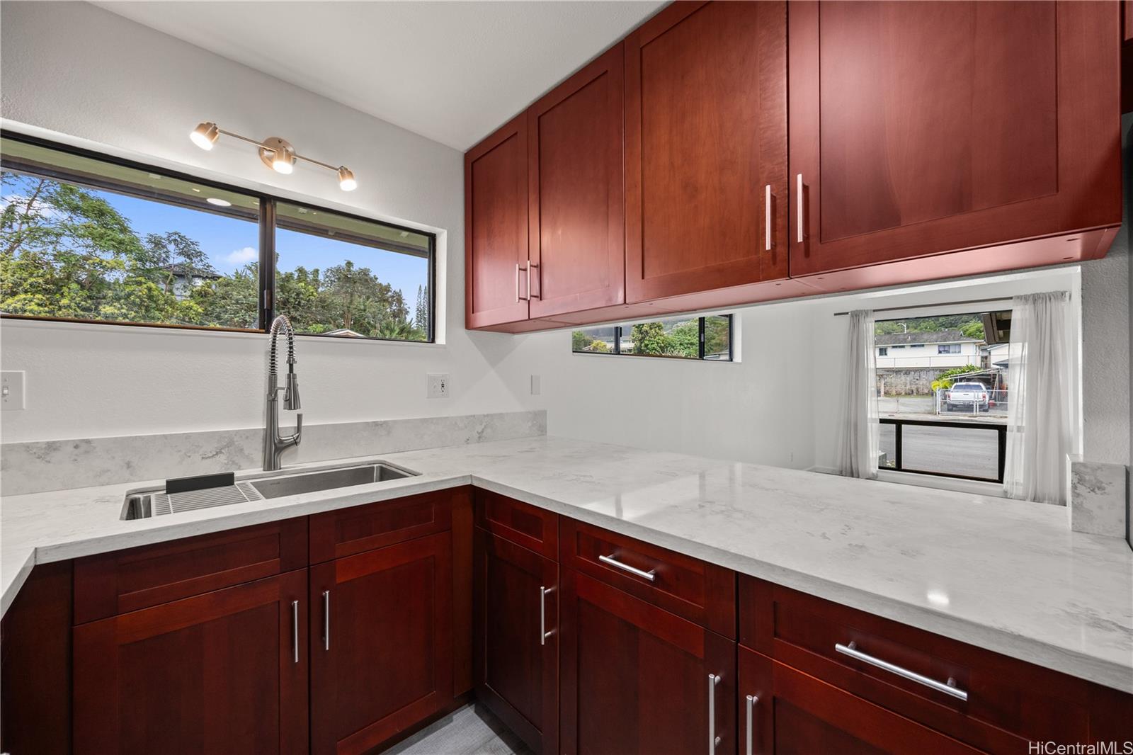 47-594  Maiapilo Way Woodridge, Kaneohe home - photo 5 of 15