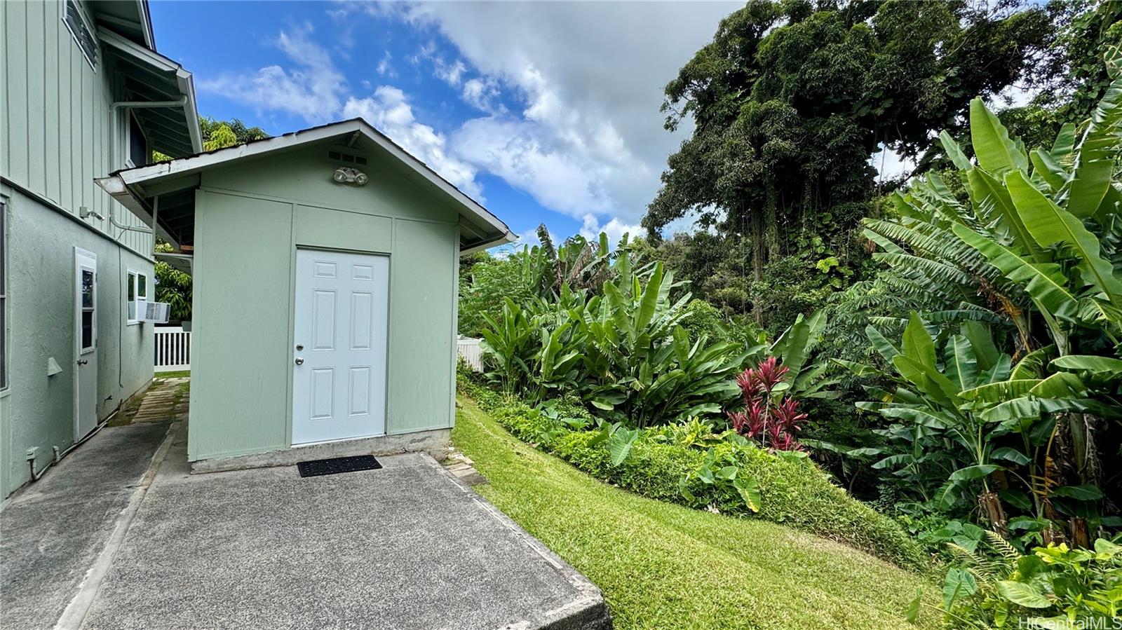 47-643  Hui Ulili Street Club View Estate, Kaneohe home - photo 4 of 25