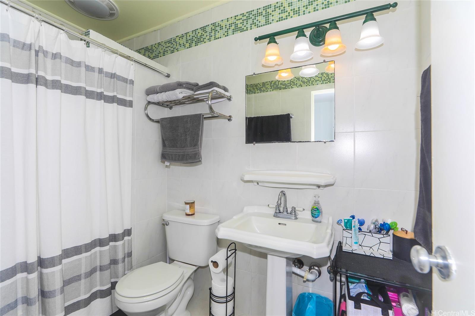 Clubview Gardens Homeowners Association townhouse # 7601, Kaneohe, Hawaii - photo 20 of 25