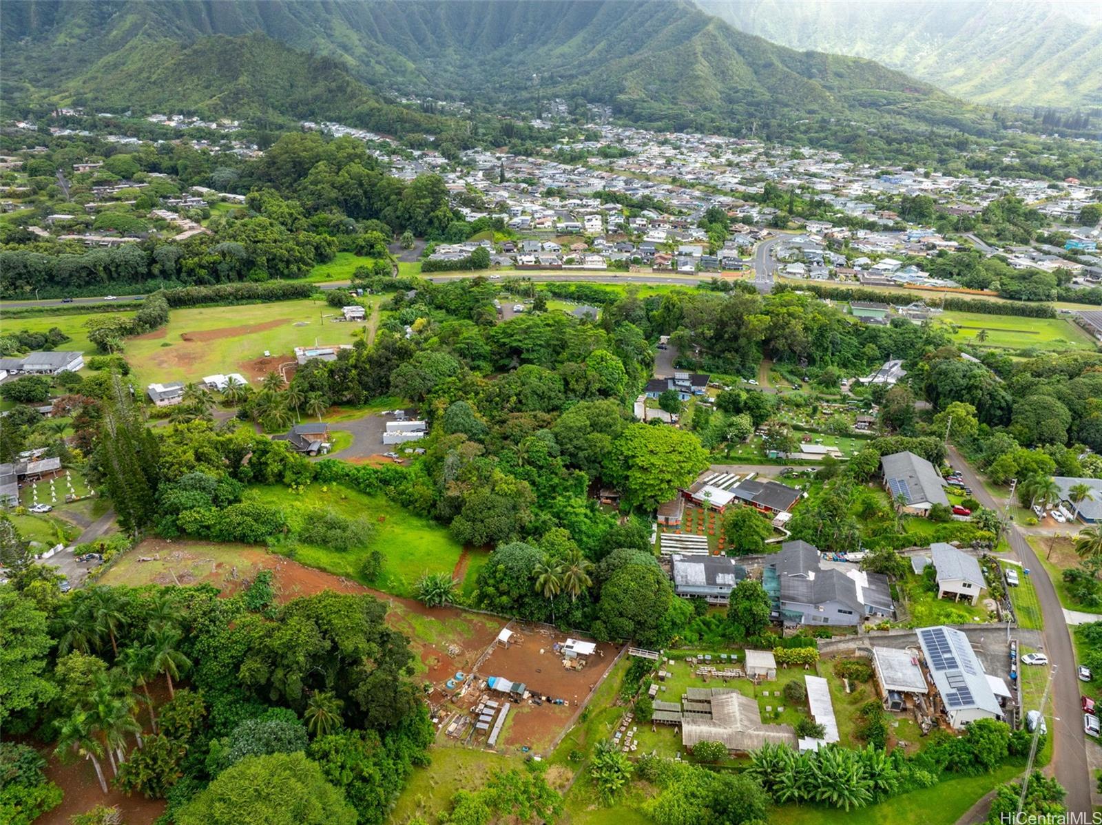 47-66  Okana Place Temple Valley, Kaneohe home - photo 2 of 11