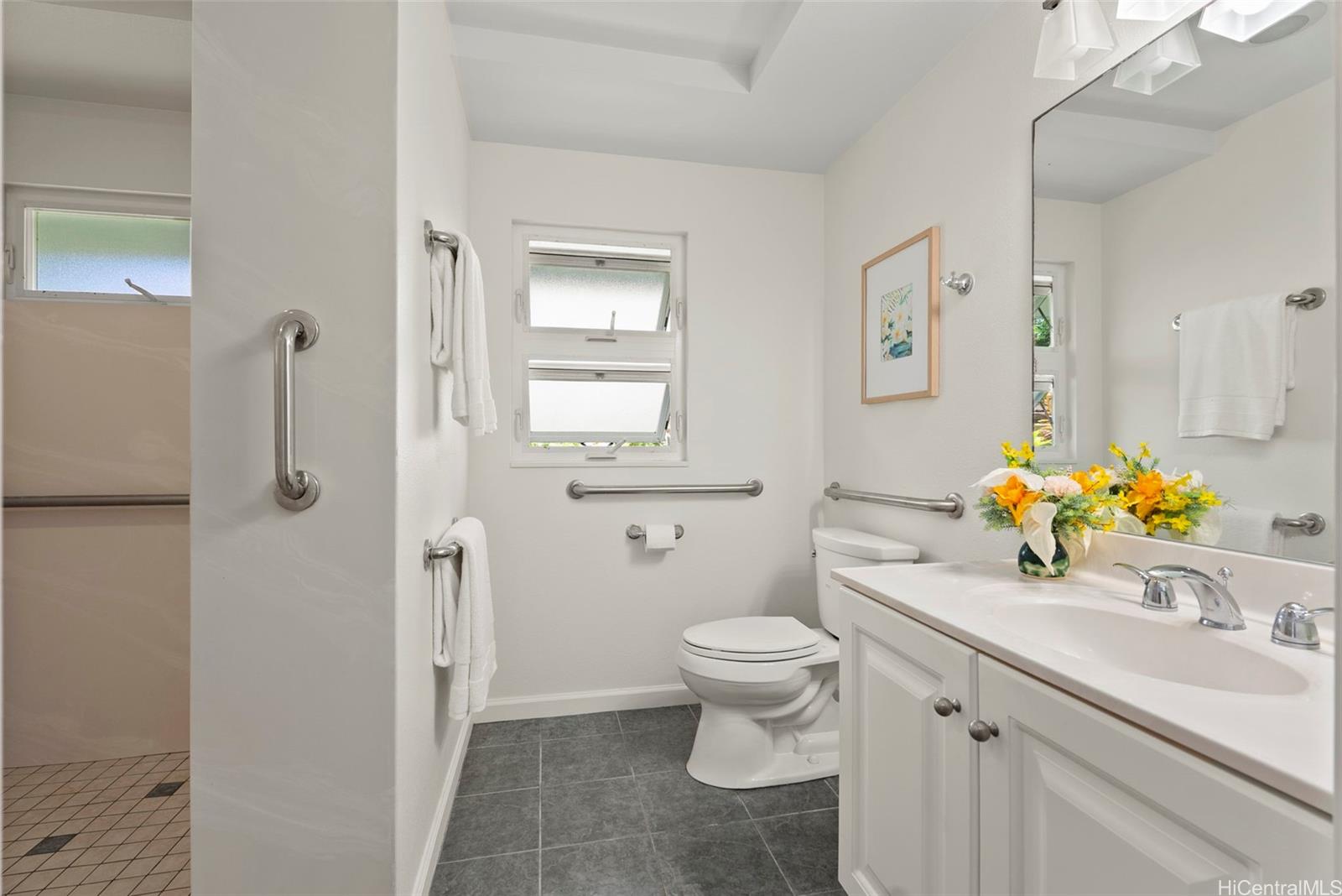 47-669  Nukupuu Street Ahuimanu Hills, Kaneohe home - photo 14 of 25