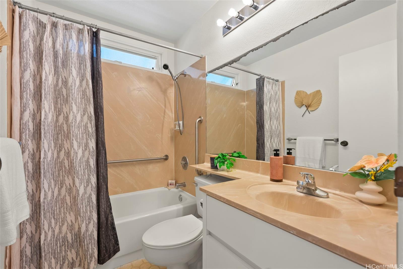 47-669  Nukupuu Street Ahuimanu Hills, Kaneohe home - photo 17 of 25