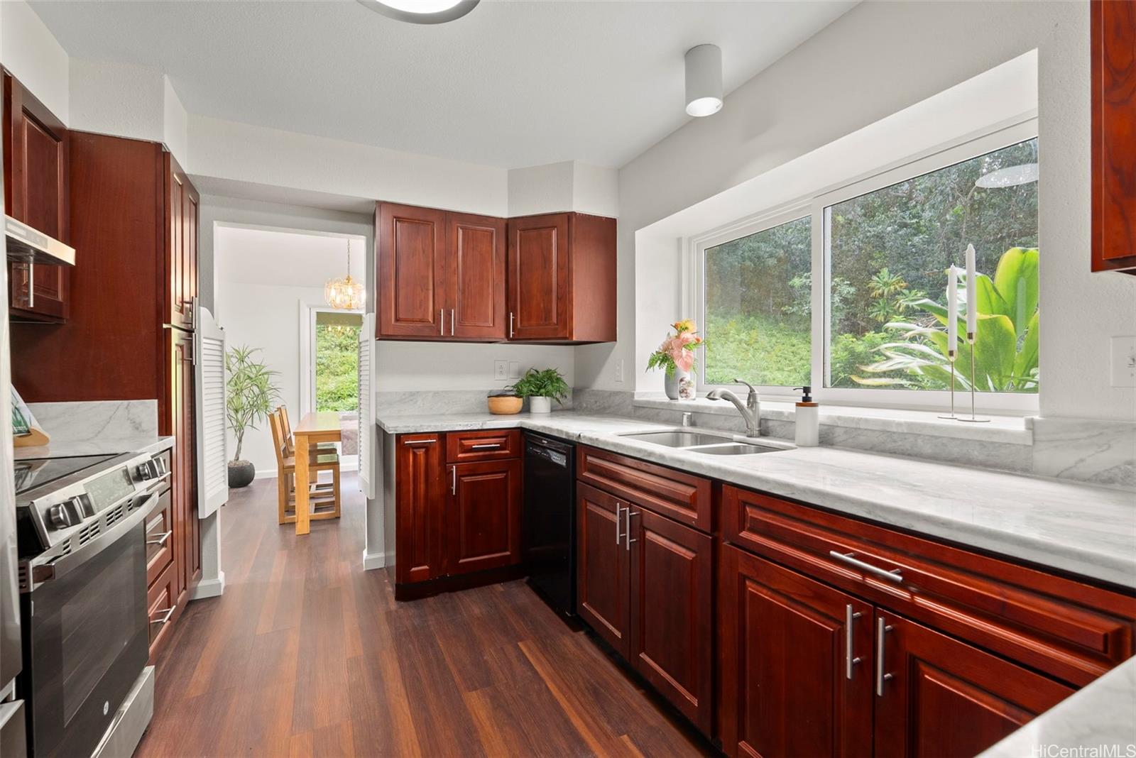 47-669  Nukupuu Street Ahuimanu Hills, Kaneohe home - photo 6 of 25