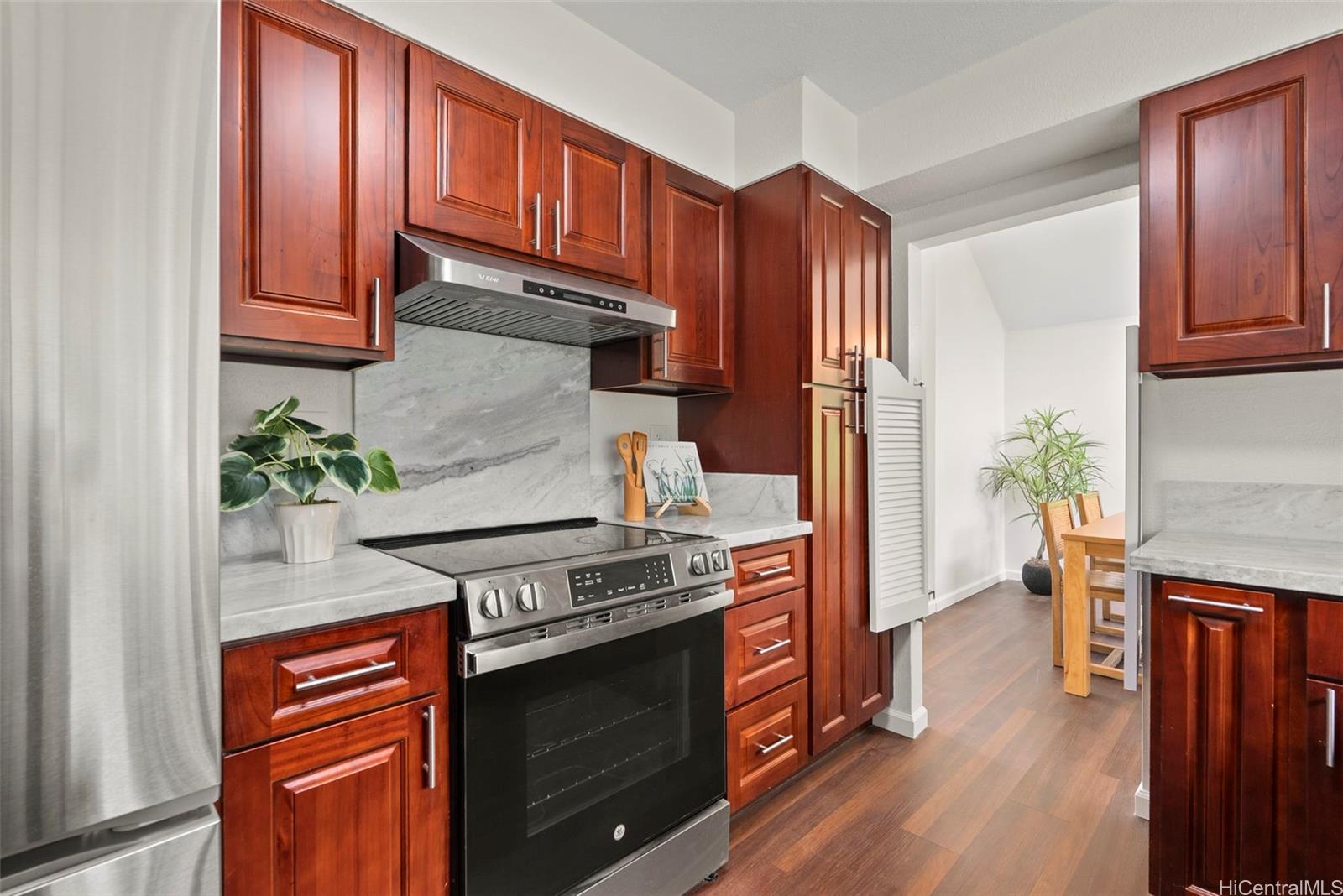 47-669  Nukupuu Street Ahuimanu Hills, Kaneohe home - photo 7 of 25