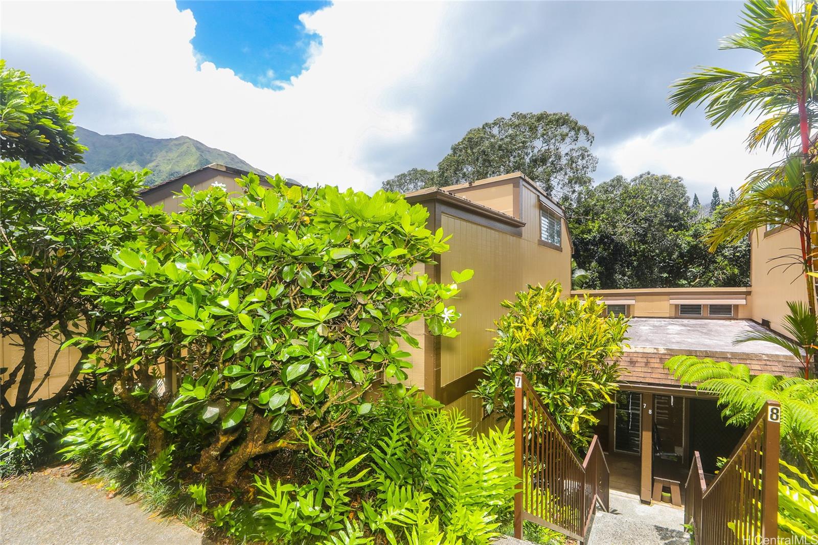 Club View Gardens 3 condo # 6707, Kaneohe, Hawaii - photo 2 of 23