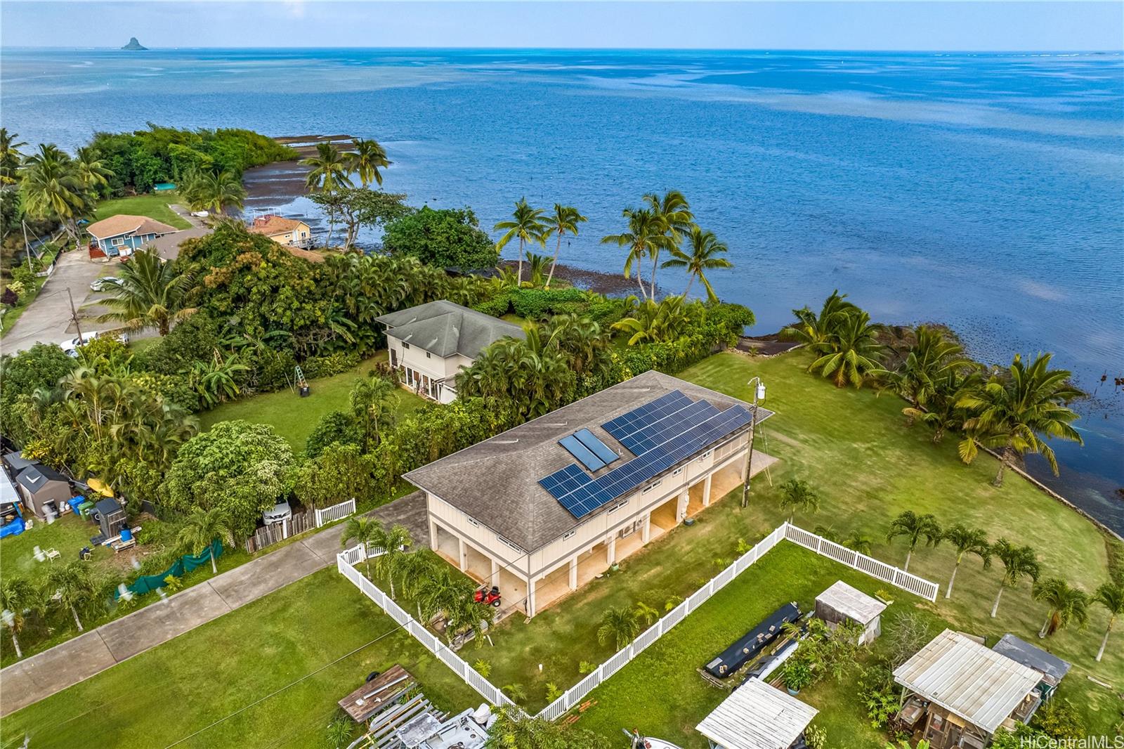 47-711  Kamehameha Hwy Kaalaea, Kaneohe home - photo 3 of 25