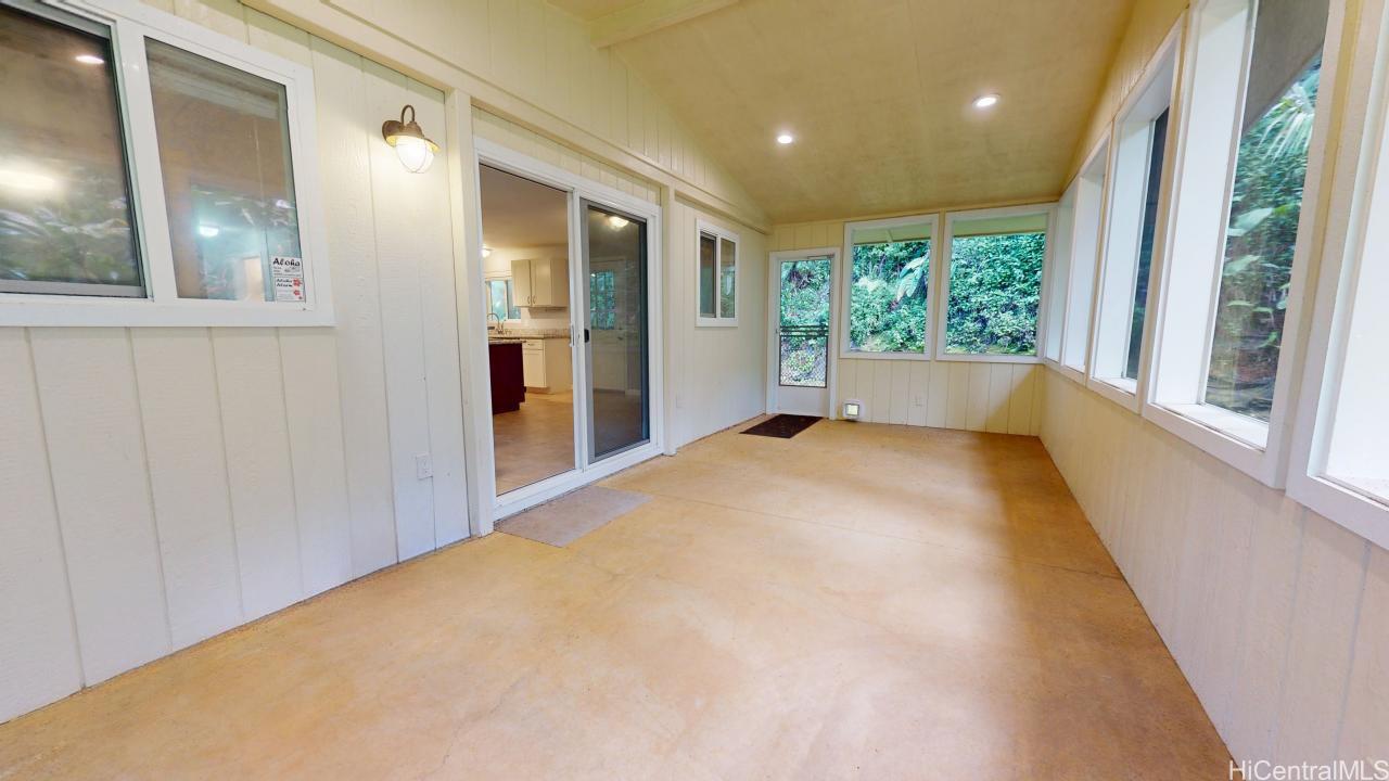 47-716  Ahuimanu Road Temple Valley, Kaneohe home - photo 21 of 24
