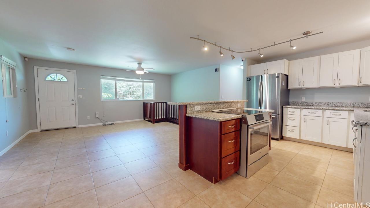 47-716  Ahuimanu Road Temple Valley, Kaneohe home - photo 5 of 24