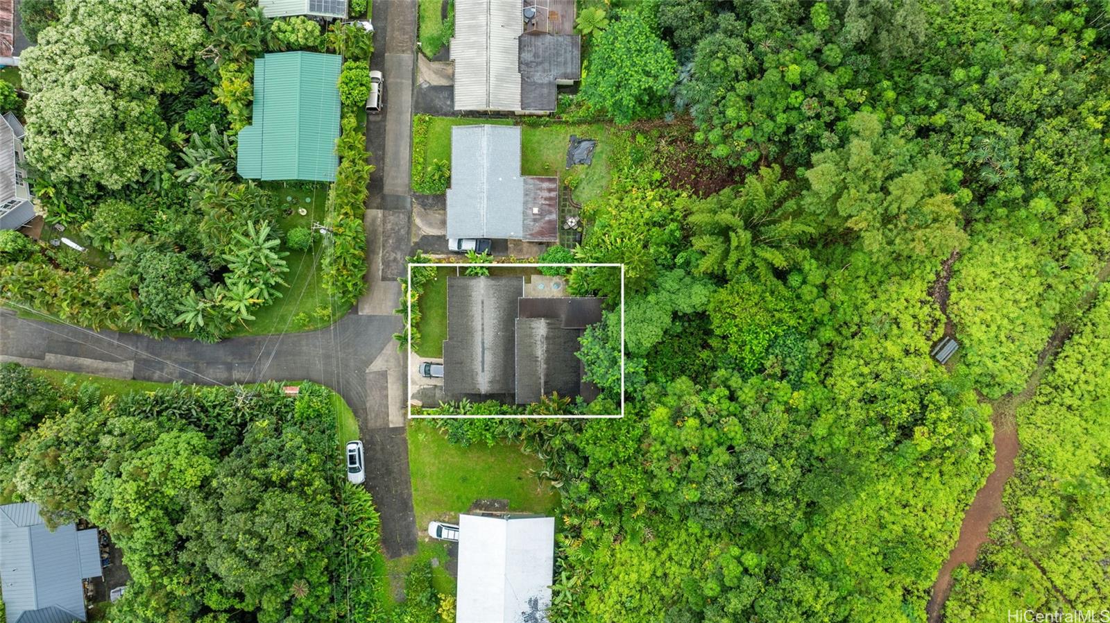 47-724  Ahuimanu Loop Temple Valley, Kaneohe home - photo 2 of 25