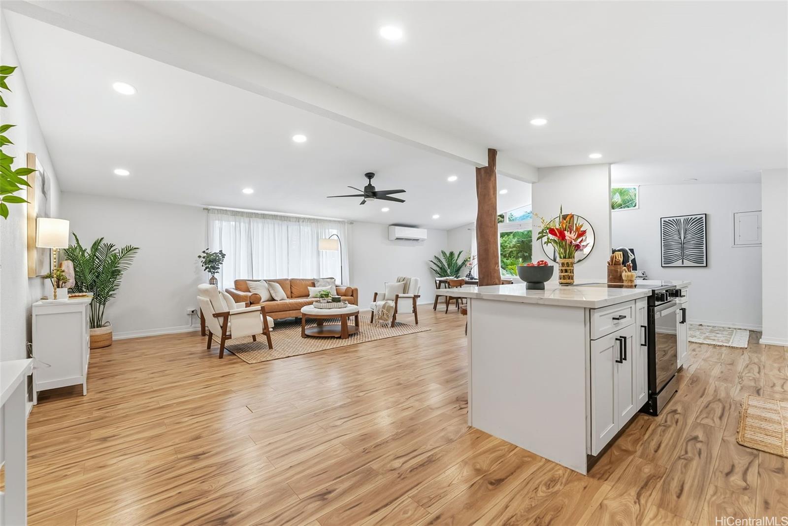 47-806  Ahuimanu Road Ahuimanu Area, Kaneohe home - photo 2 of 19