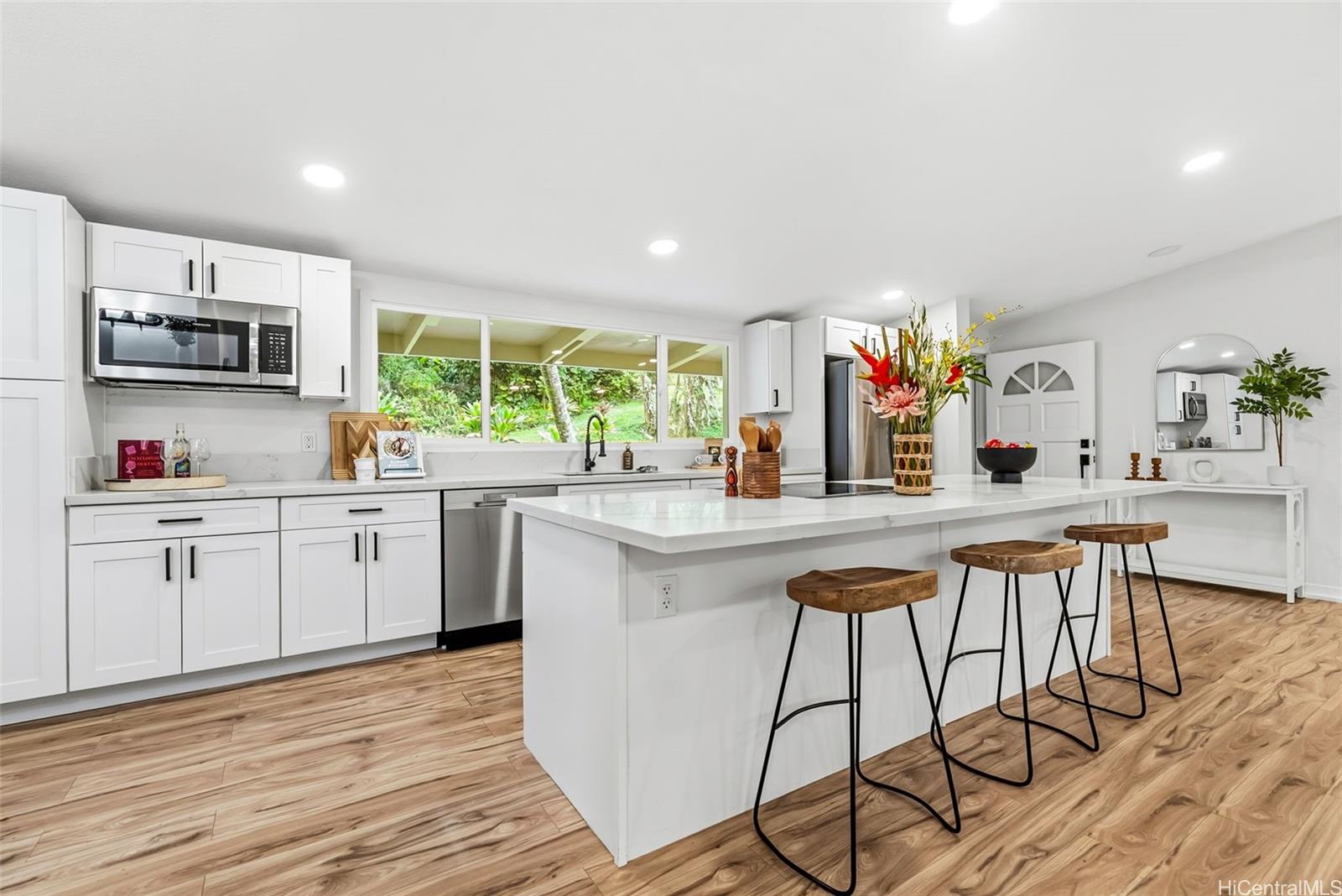 47-806  Ahuimanu Road Ahuimanu Area, Kaneohe home - photo 5 of 19