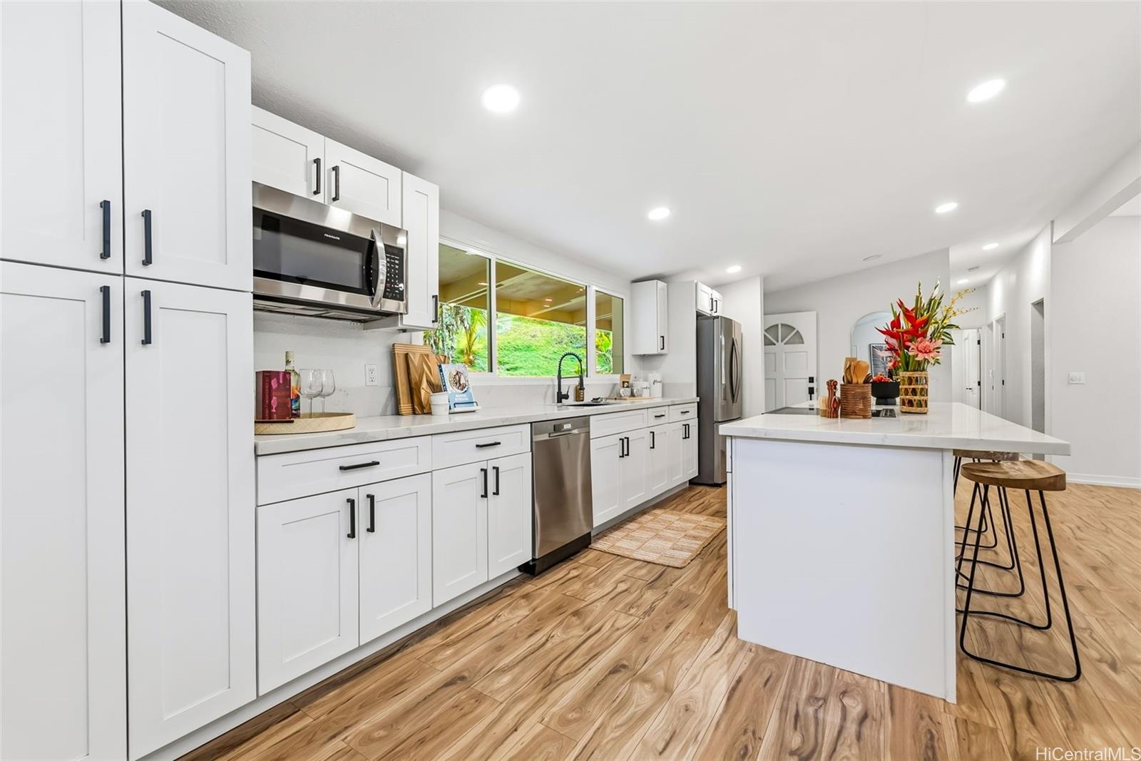 47-806  Ahuimanu Road Ahuimanu Area, Kaneohe home - photo 6 of 19