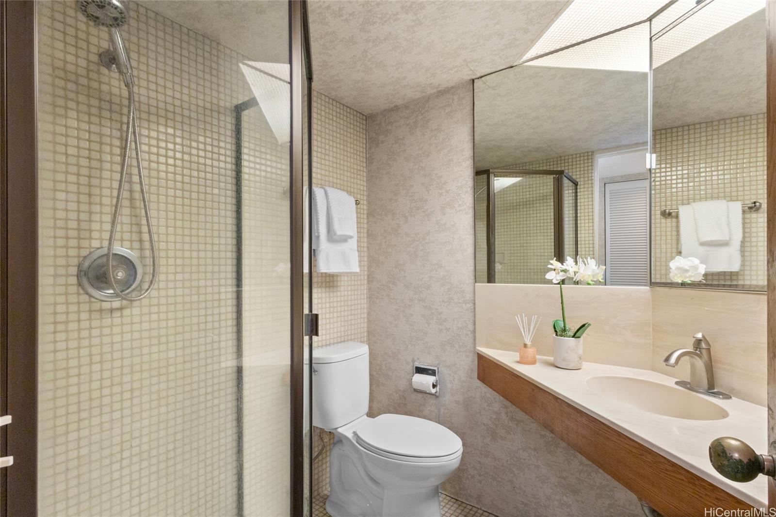 4781  Aukai Ave Kahala Area, Diamond Head home - photo 16 of 24