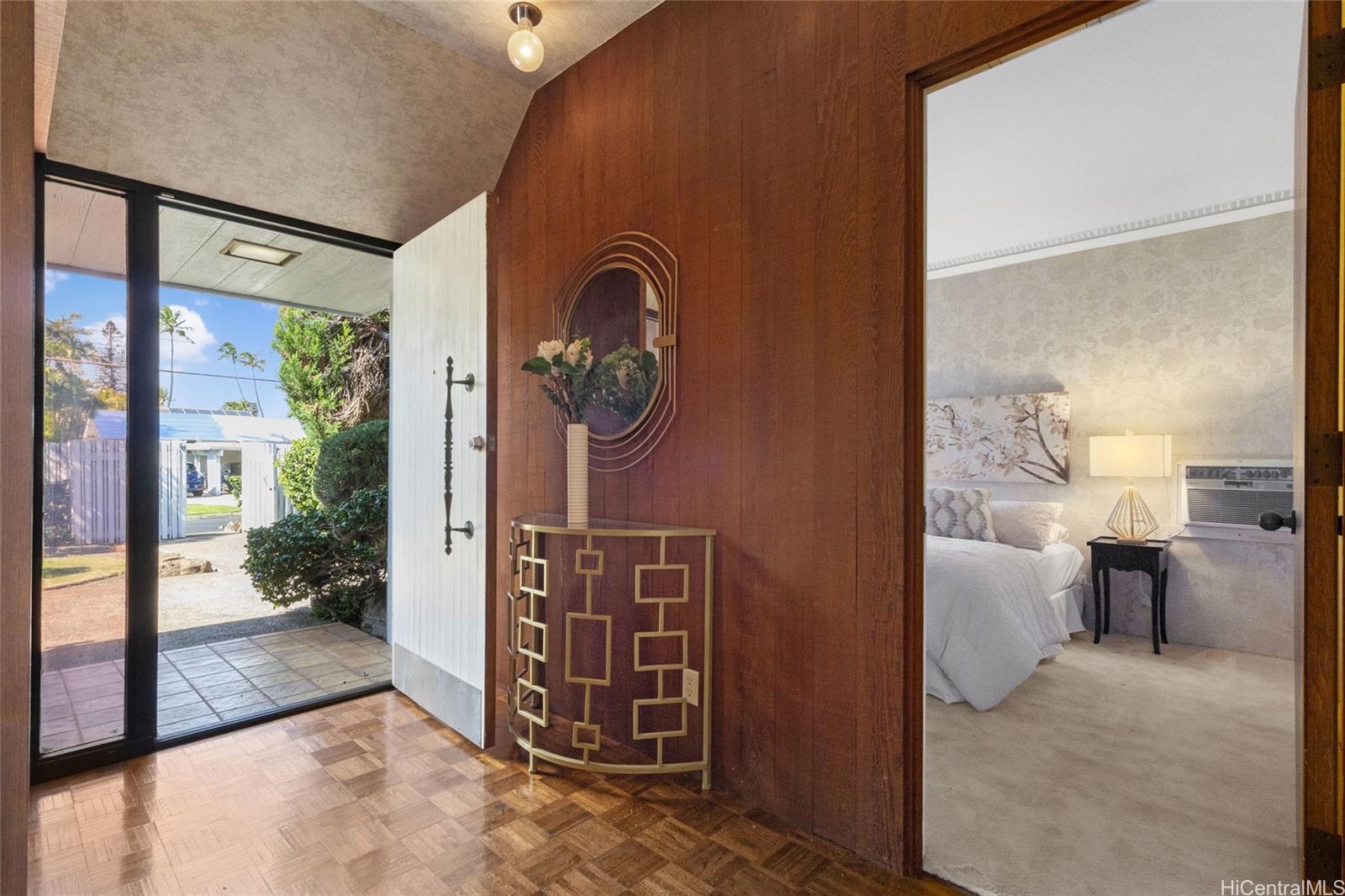 4781  Aukai Ave Kahala Area, Diamond Head home - photo 3 of 24