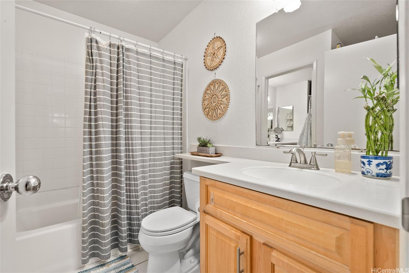 Crosspointe Community Assn. townhouse # 12G, Honolulu, Hawaii - photo 12 of 20