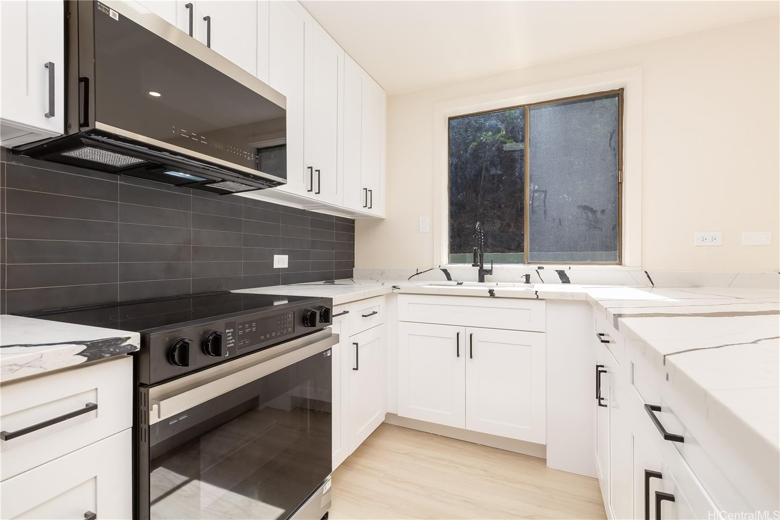 486 Kawaihae Street townhouse # C, Honolulu, Hawaii - photo 3 of 25