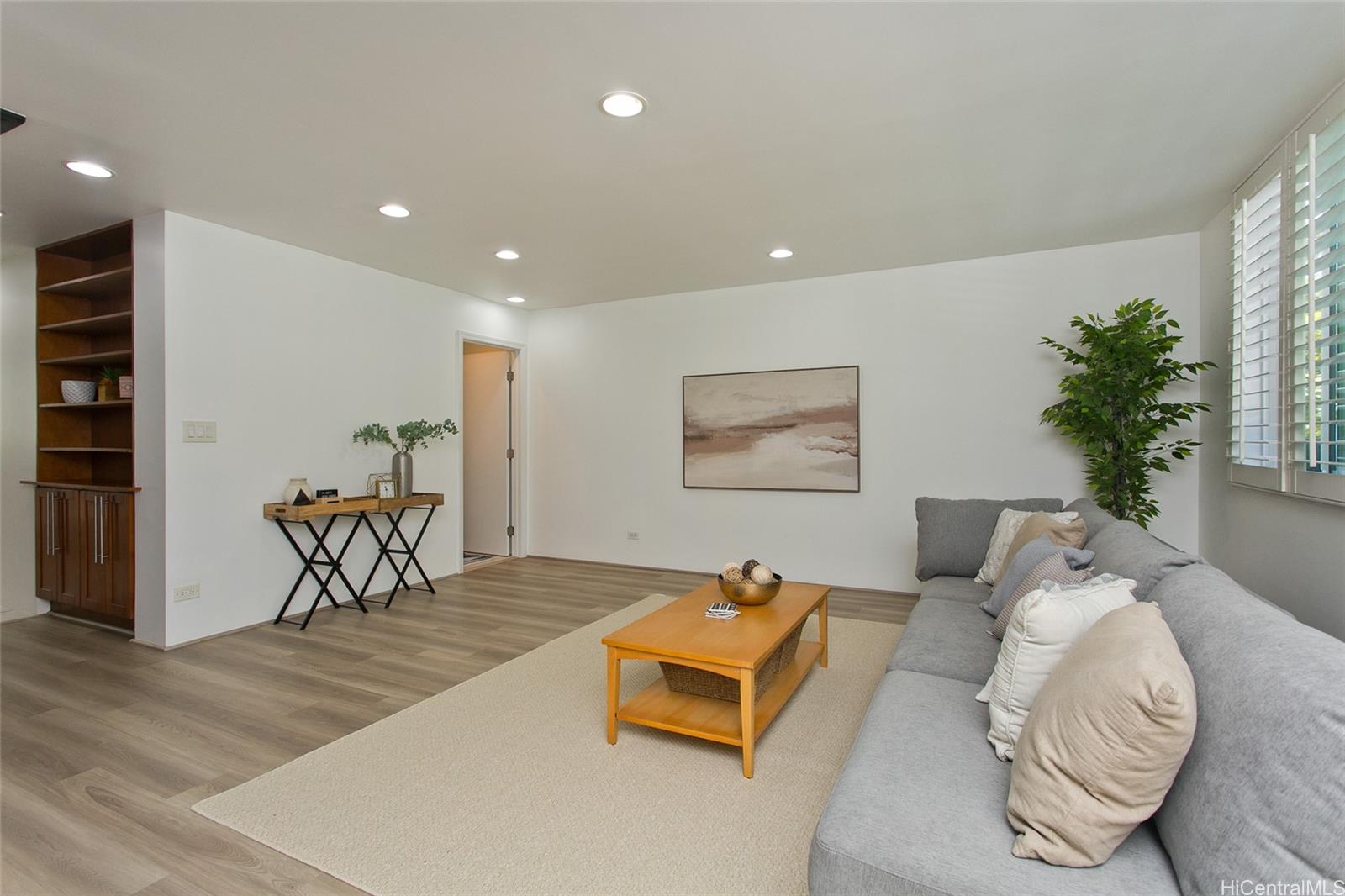 486 Kawaihae Street townhouse # D, Honolulu, Hawaii - photo 3 of 23