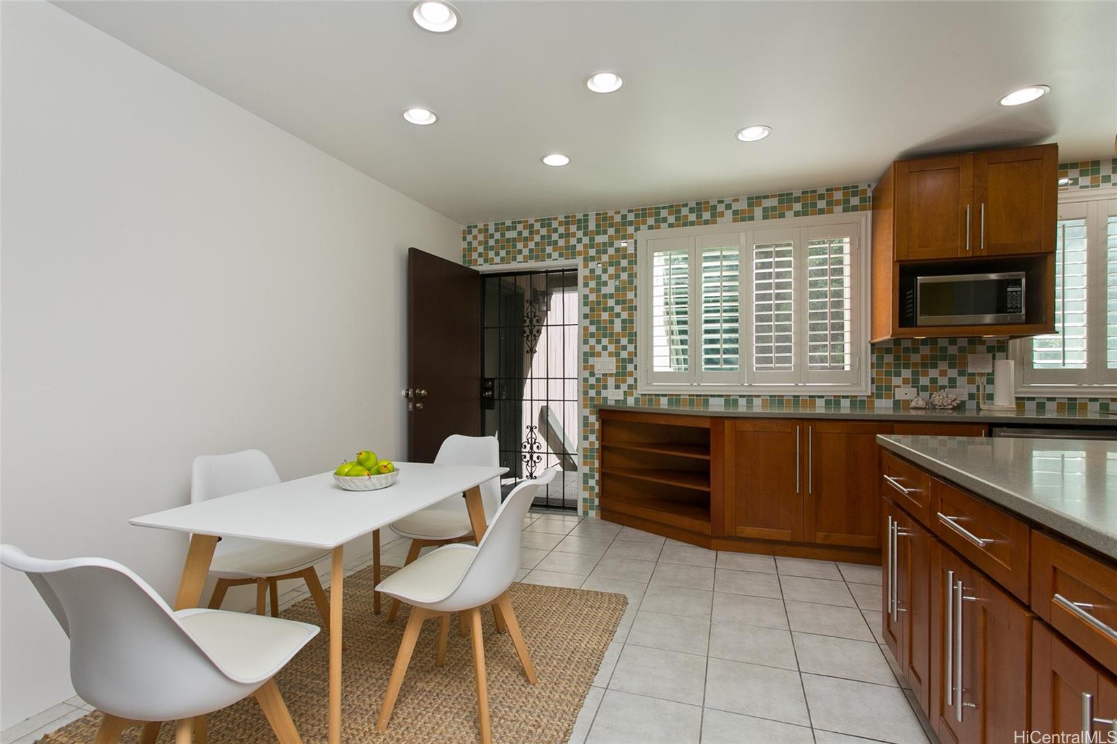 486 Kawaihae Street townhouse # D, Honolulu, Hawaii - photo 5 of 23