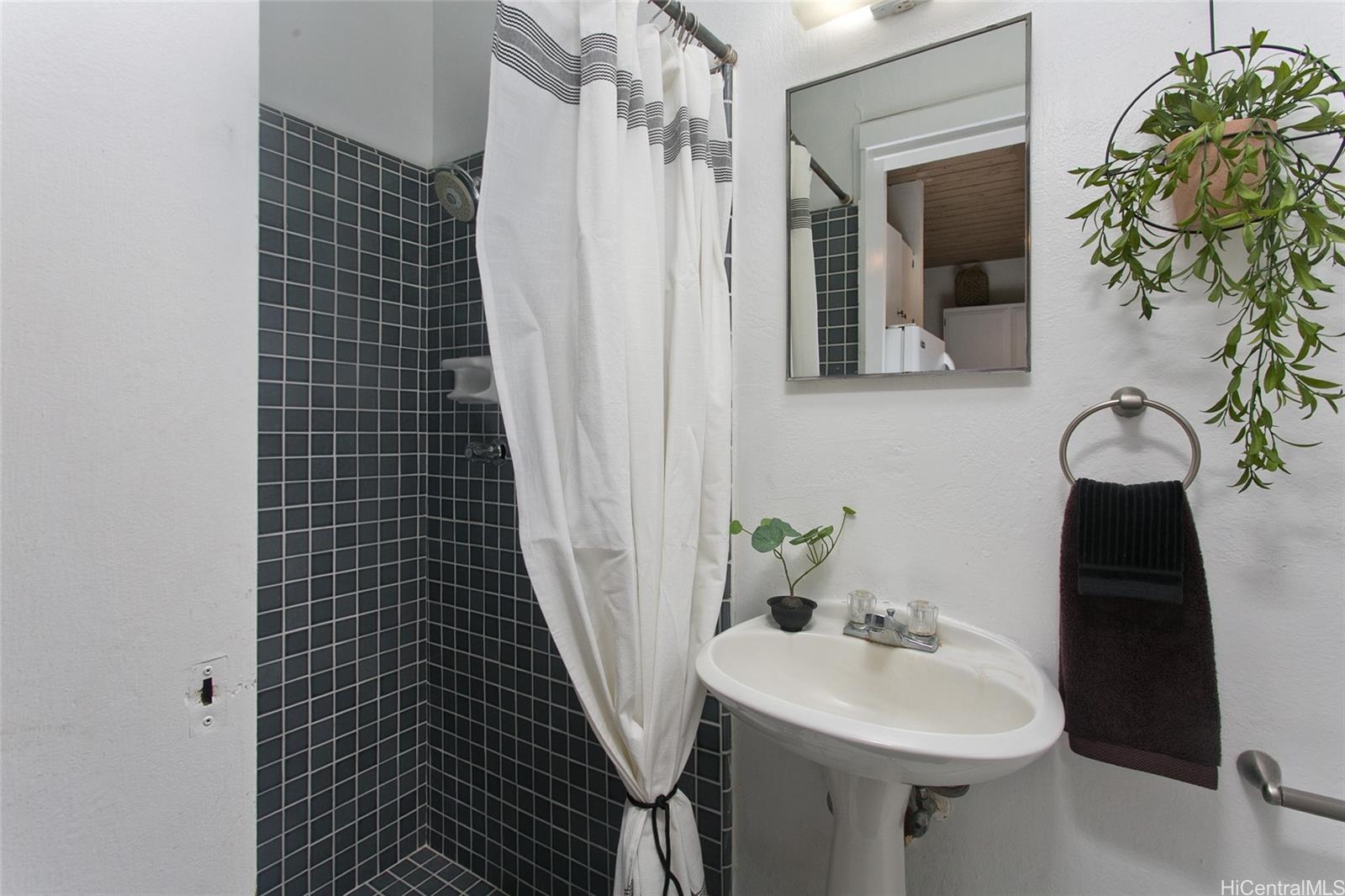 Tropic Gardens 1 condo # 2, Honolulu, Hawaii - photo 6 of 11