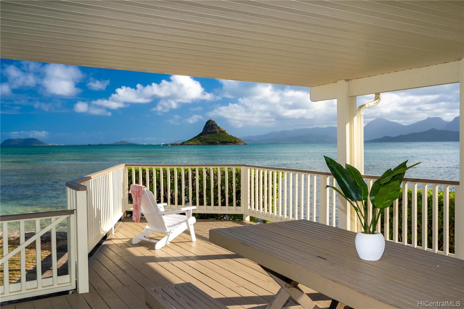 49541 Kamehameha Hwy , Kaneohe, Hi 96744 Beachfront living! Kualoa Beach