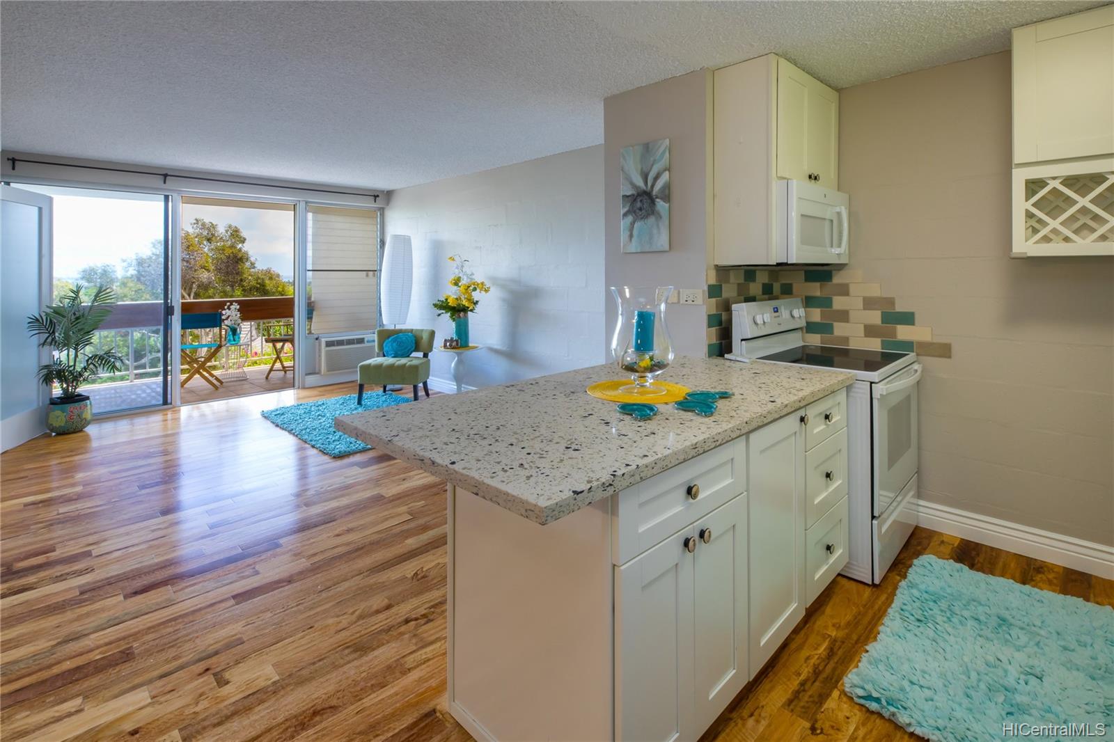 Waialae Gardens 203, 4970 Kilauea Ave, Honolulu Waialae Nui Vly