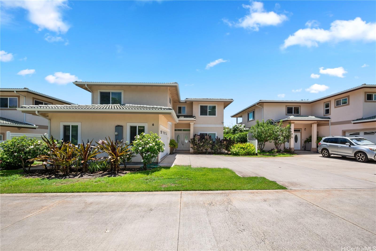 499  Kealahou Street Kalama Valley, Hawaii Kai home - photo 2 of 25